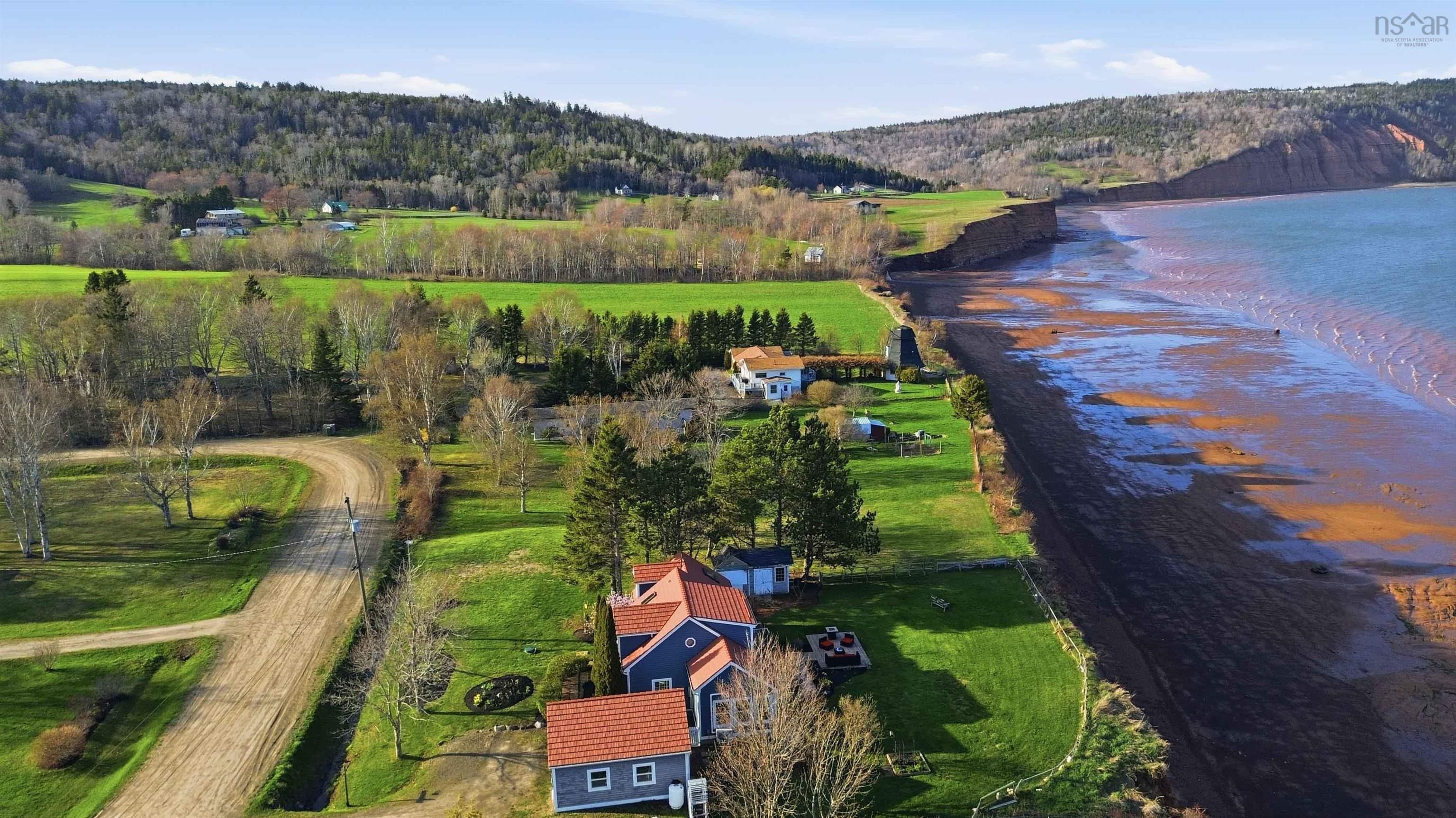 $549,900.00: 79 Blomidon Crescent, Lower Blomidon