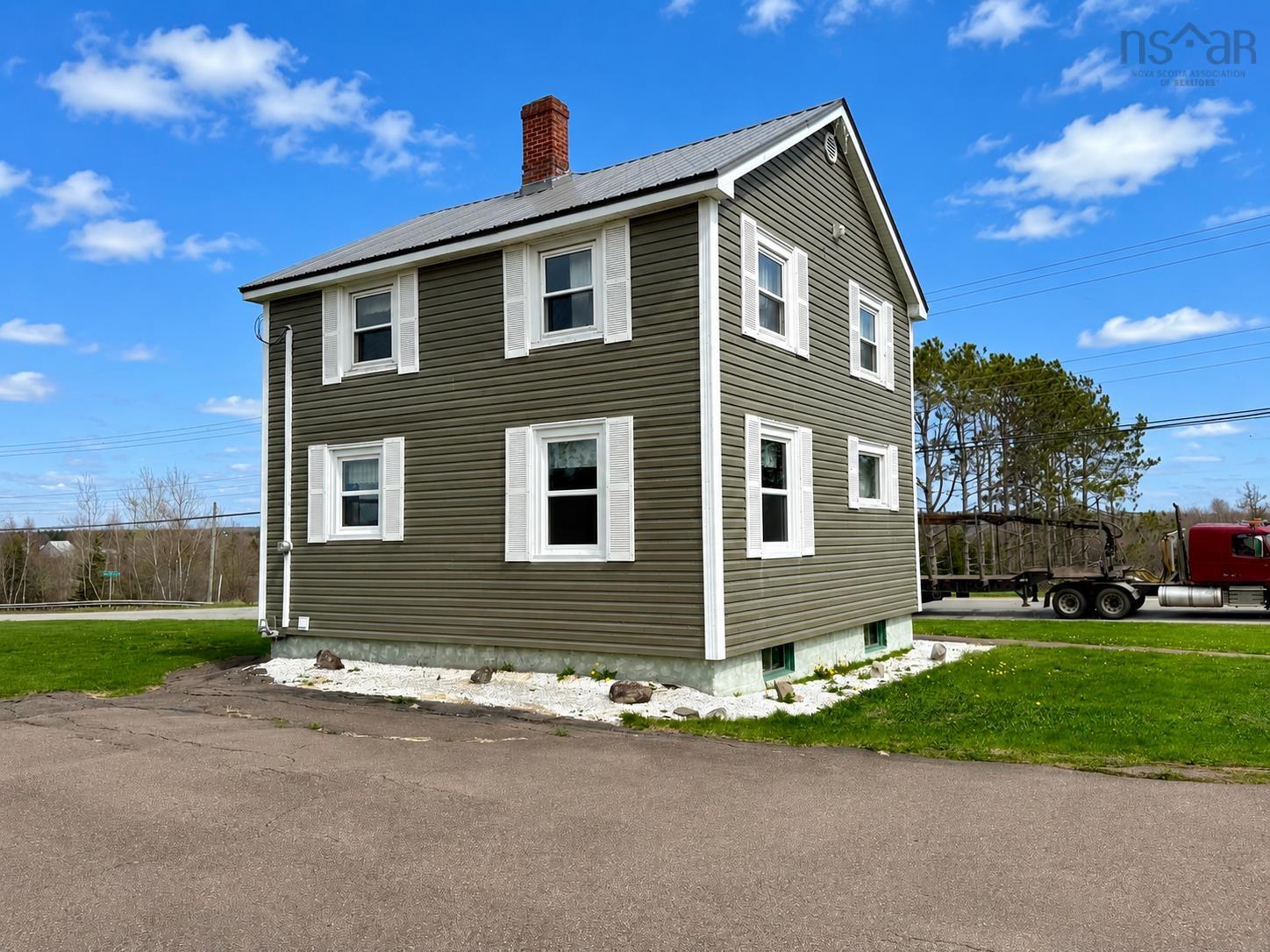 $179,900.00: 4861 242 Highway, Maccan