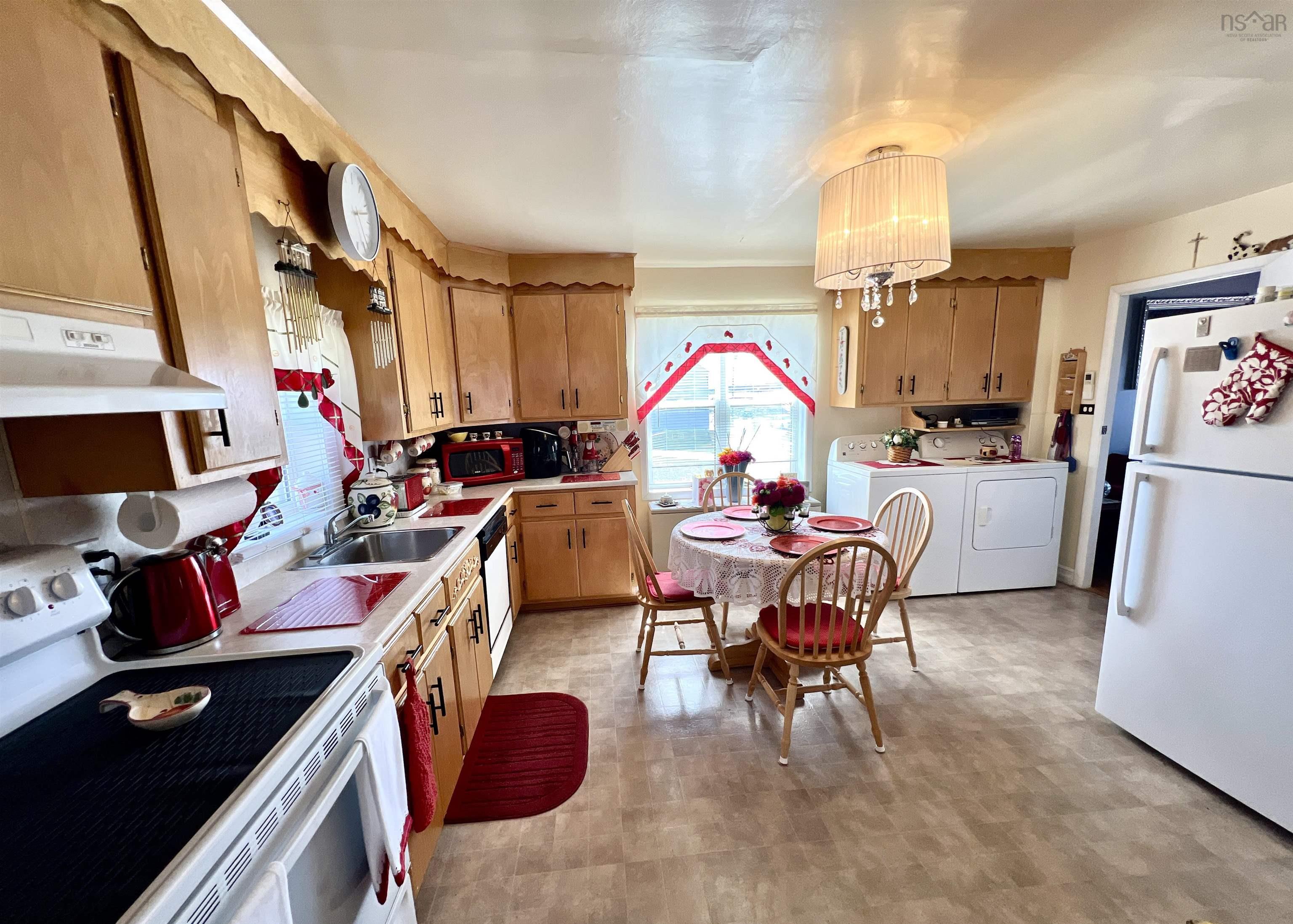 $199,900.00: 15014 Cabot trail, Chéticamp