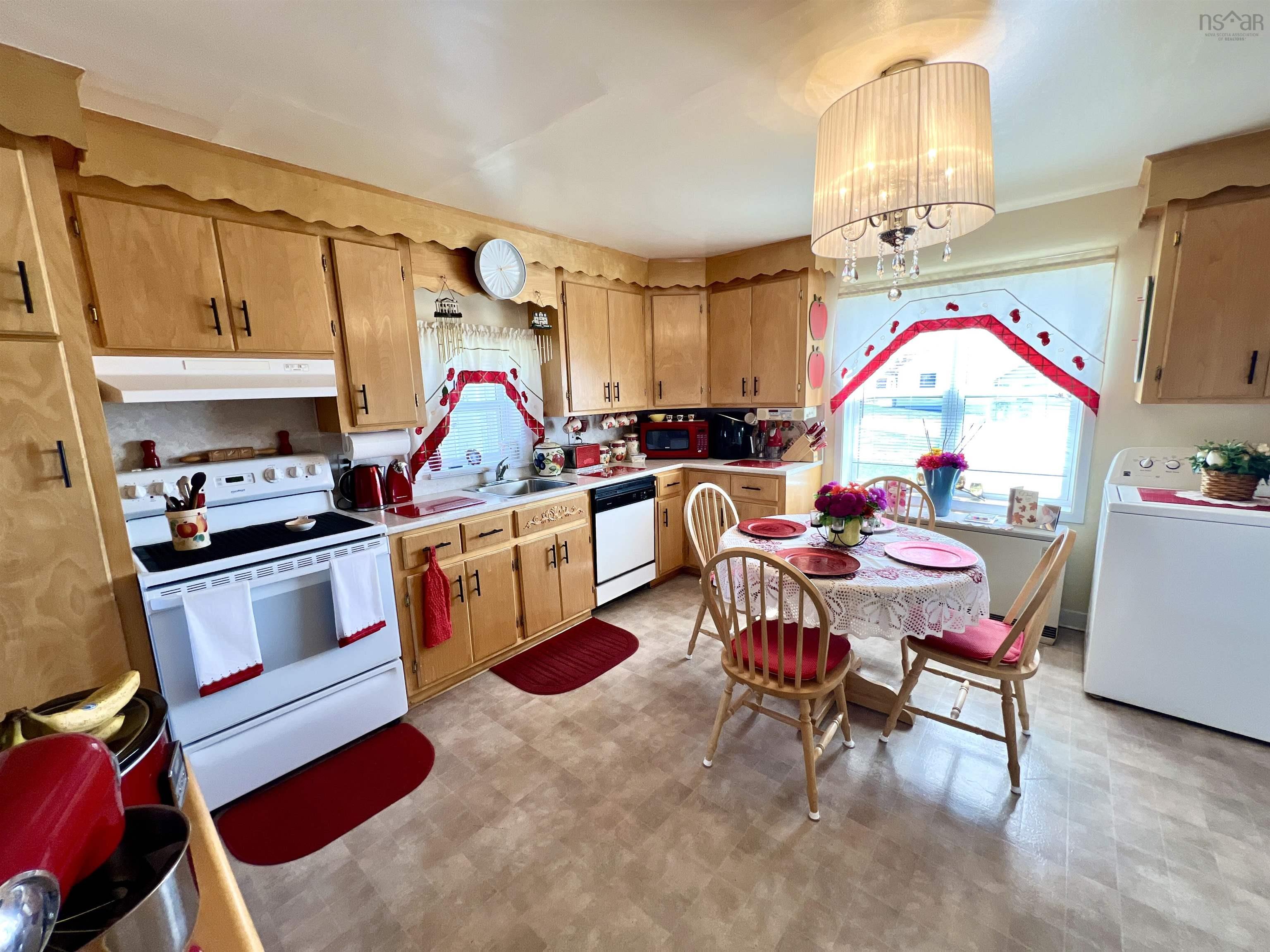 $199,900.00: 15014 Cabot trail, Chéticamp