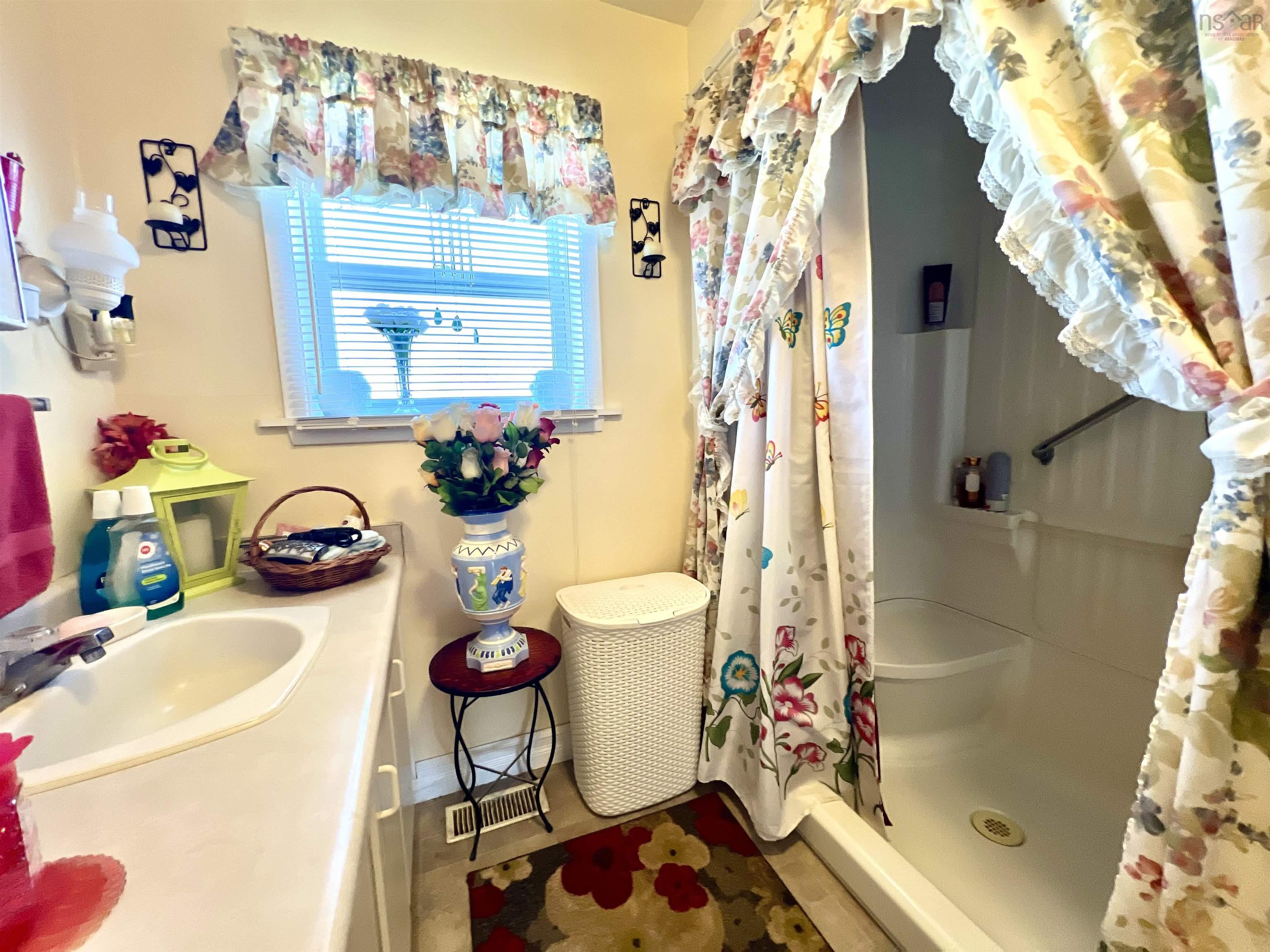 $199,900.00: 15014 Cabot trail, Chéticamp