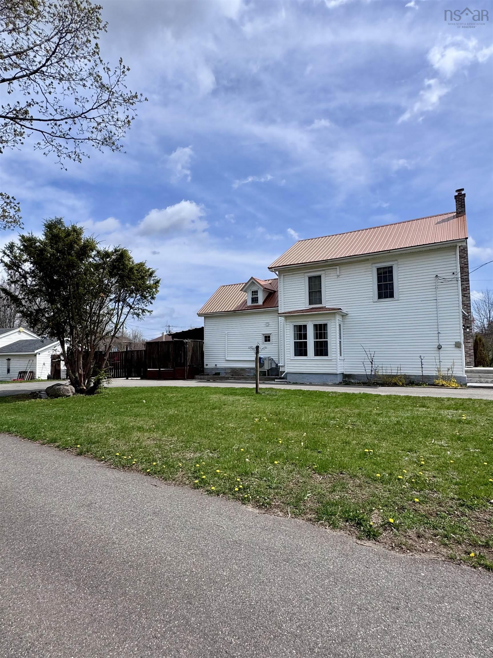 $389,900.00: 218 Main Street, Berwick