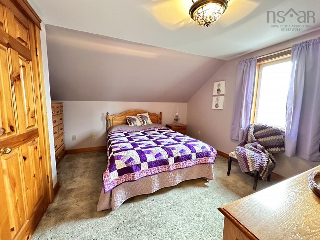 $349,900.00: 919 Malay Falls Lochaber Mines Road, Lochaber Mines