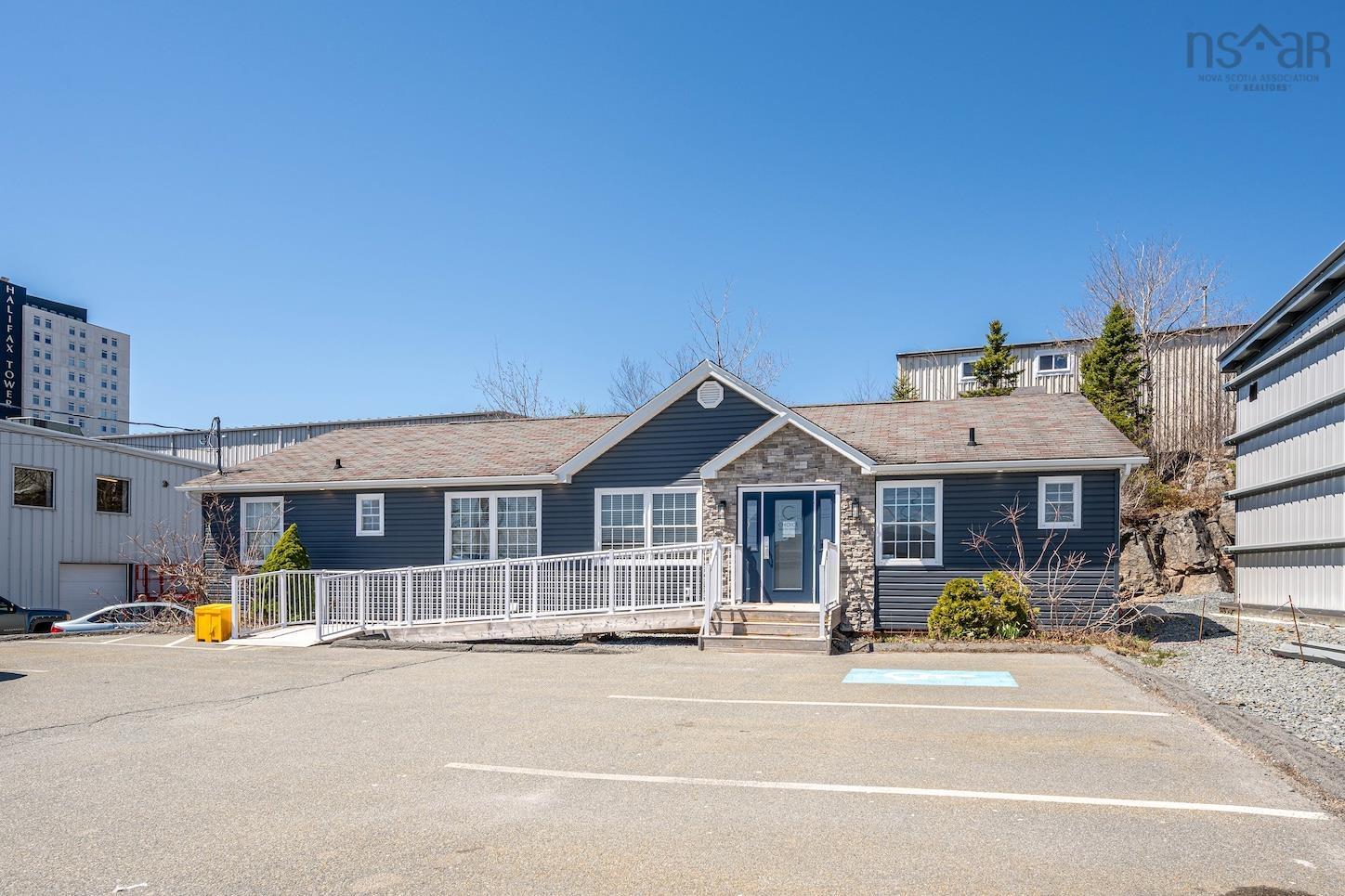 46 Mcquade Lake Crescent, Halifax, NS (MLS® 202610239) | Halifax Real Estate | RE/MAX Halifax