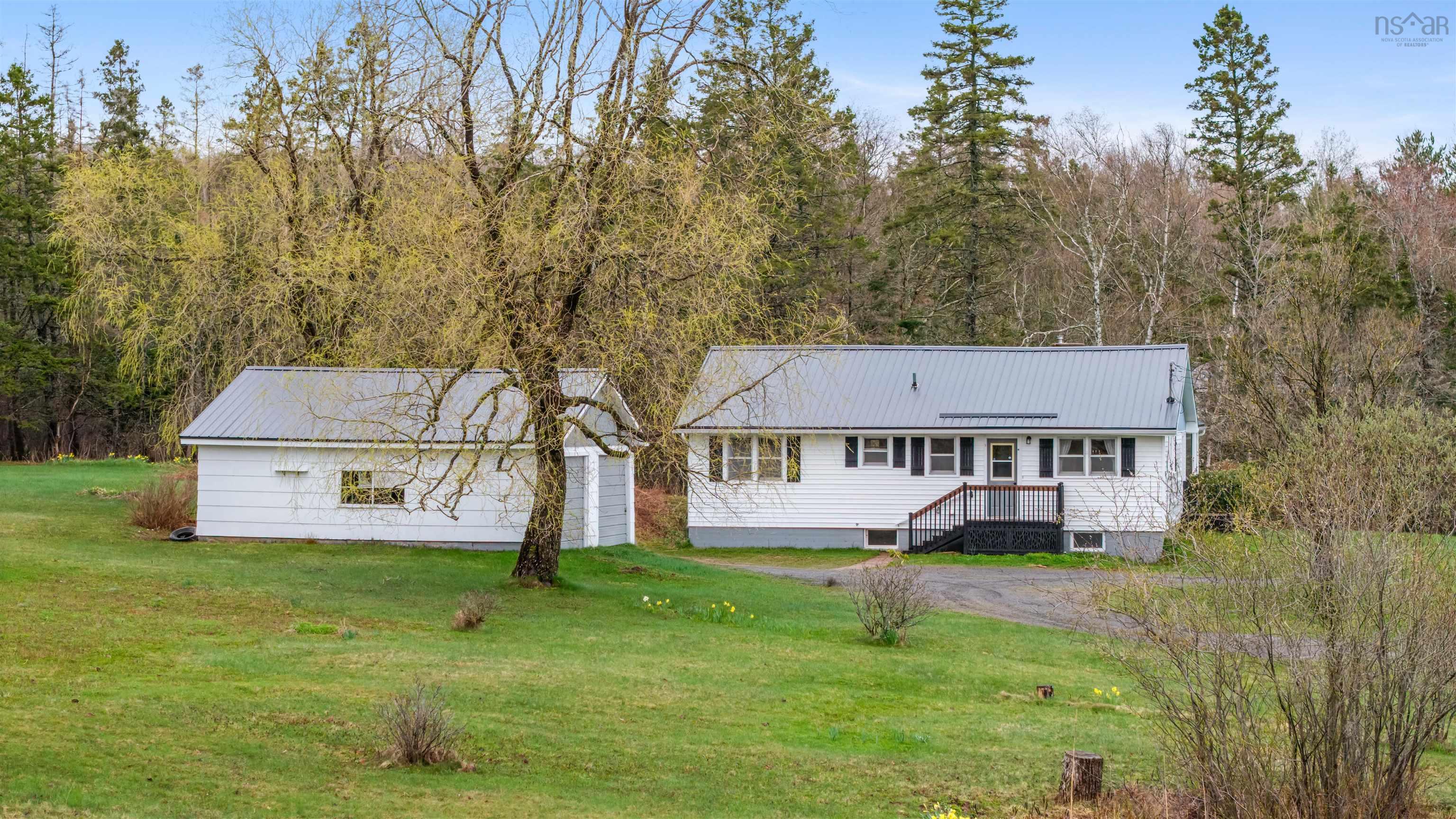 $448,800.00: 945 Pictou Road, East Mountain