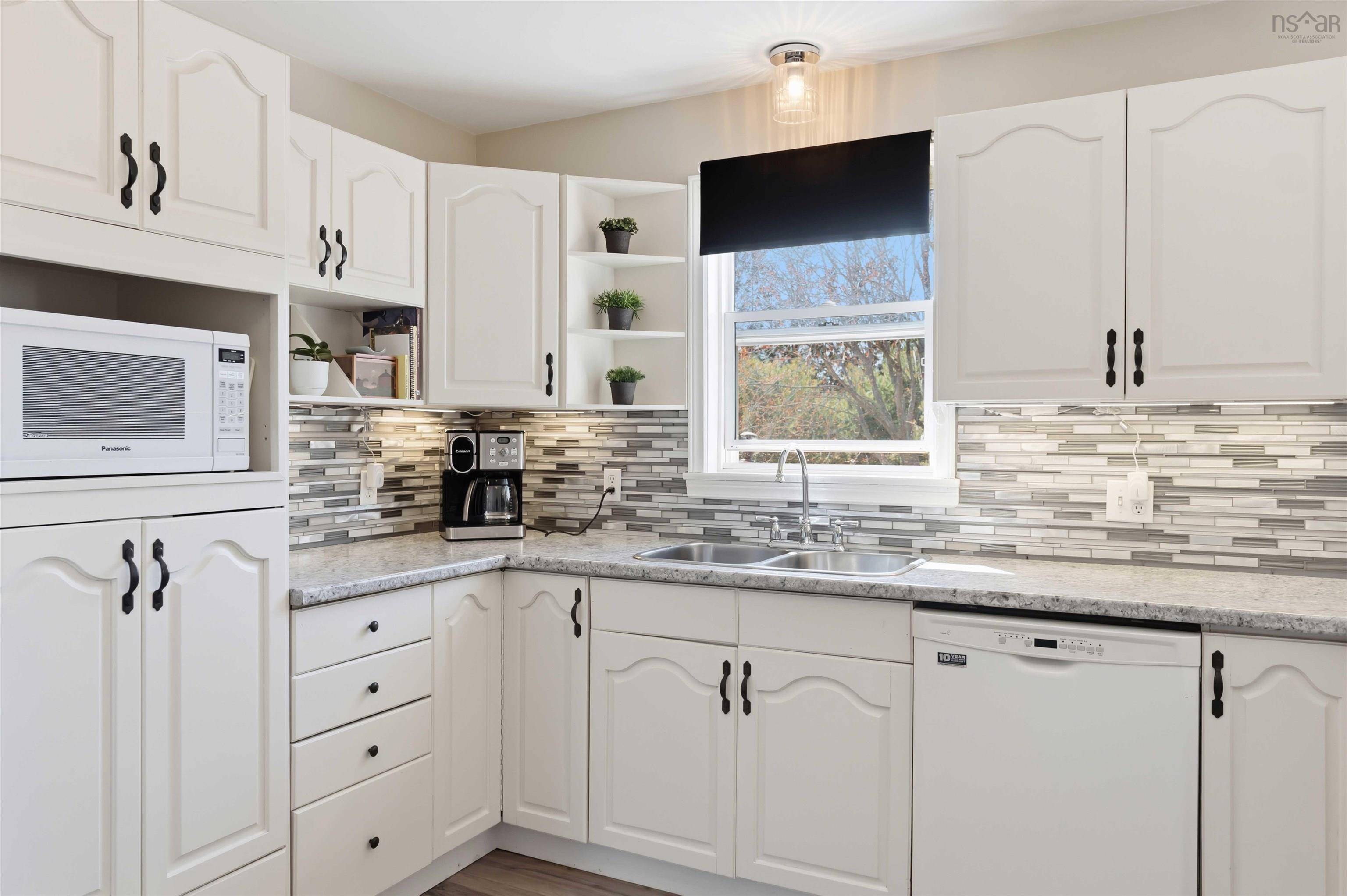 $524,900.00: 106 Geiger Drive, Wilmot