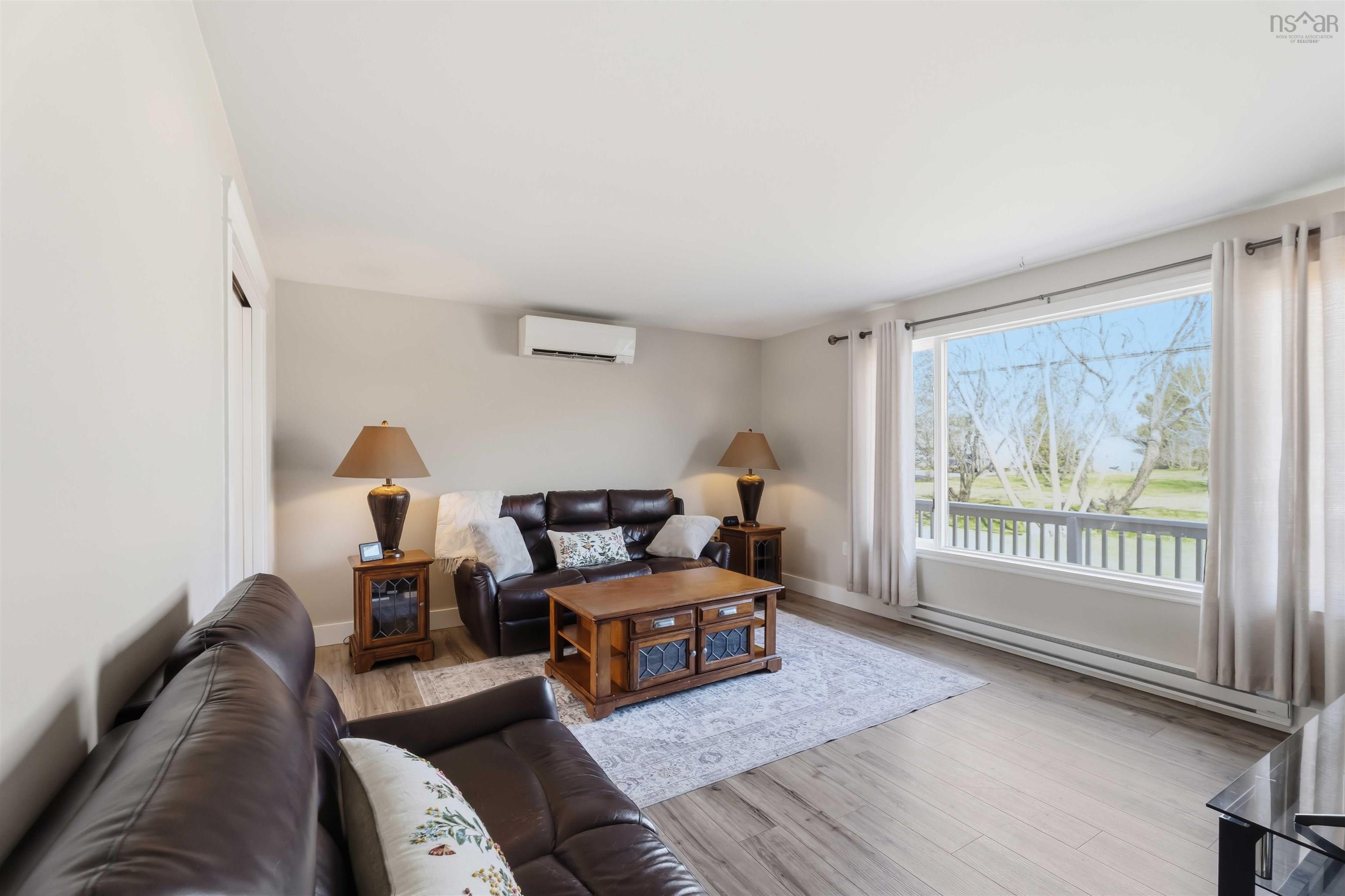 $524,900.00: 106 Geiger Drive, Wilmot