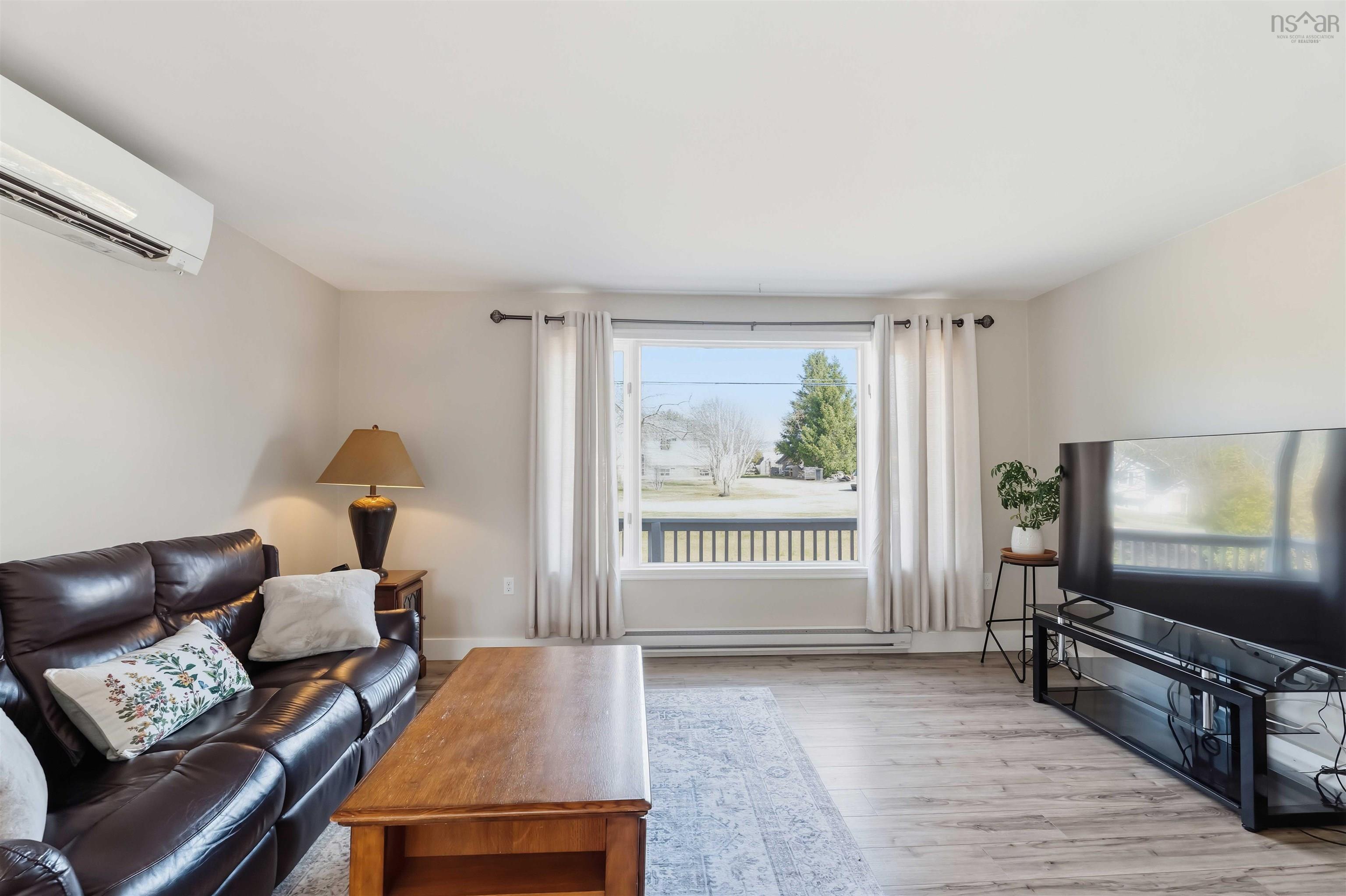 $524,900.00: 106 Geiger Drive, Wilmot