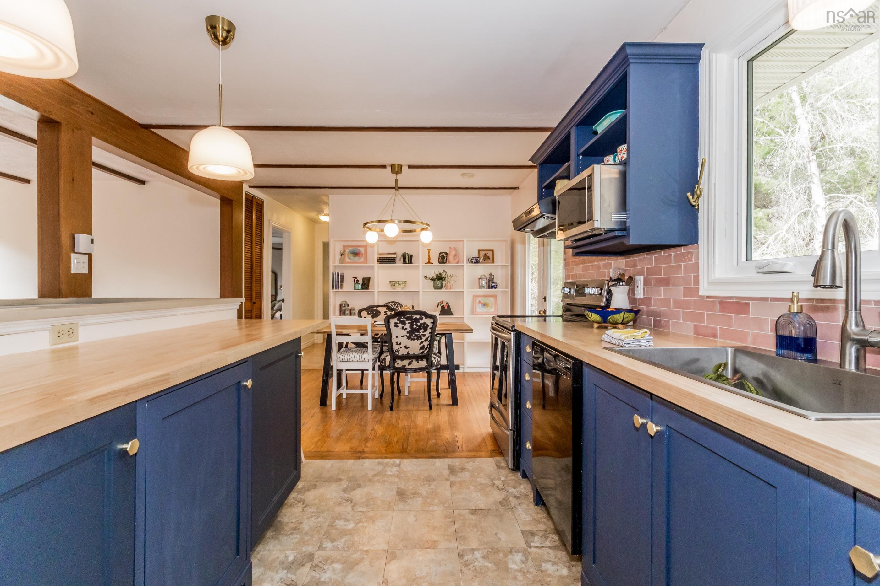 $520,000.00: 1719 White Rock Road, White Rock