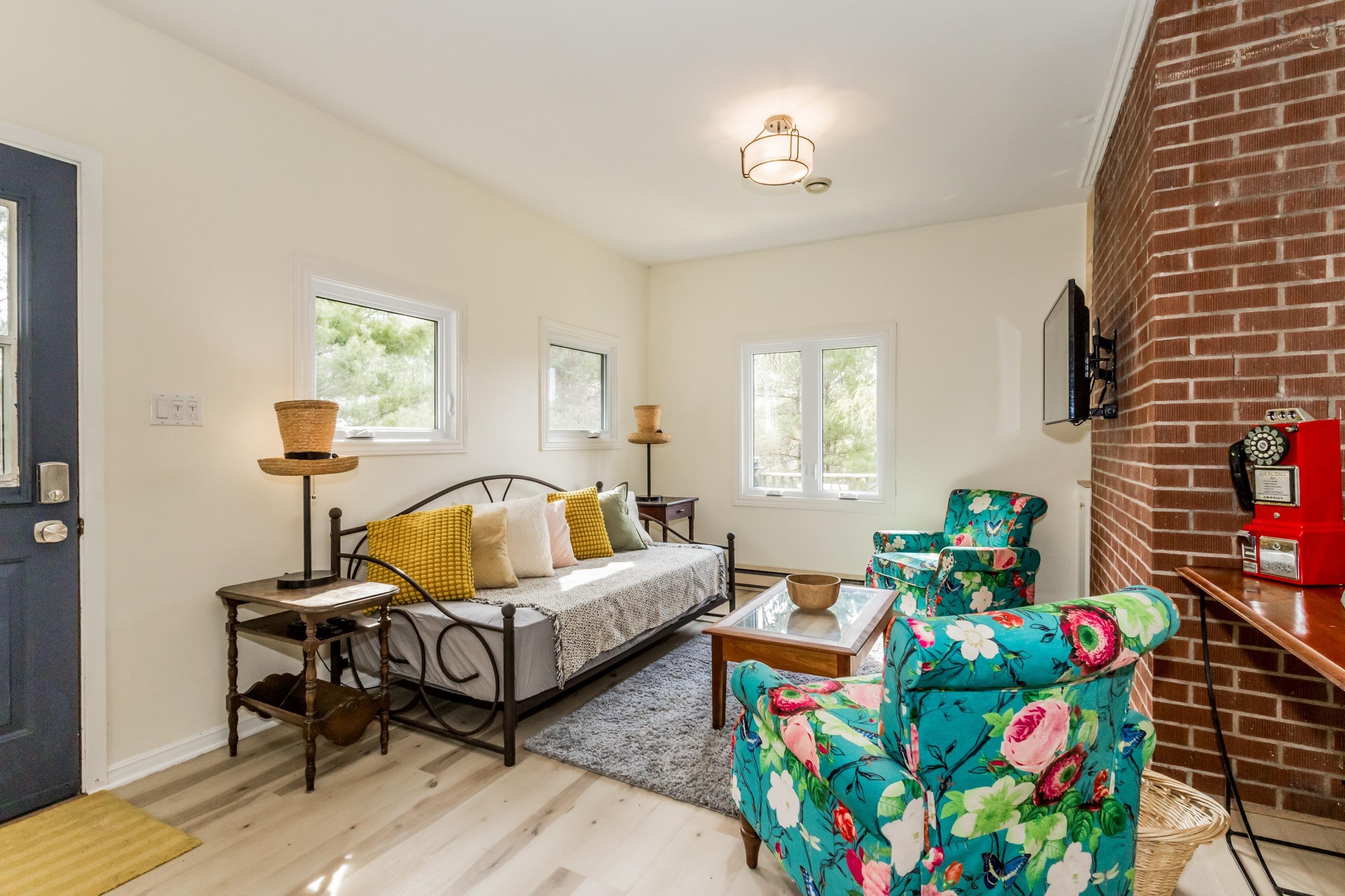 $520,000.00: 1719 White Rock Road, White Rock