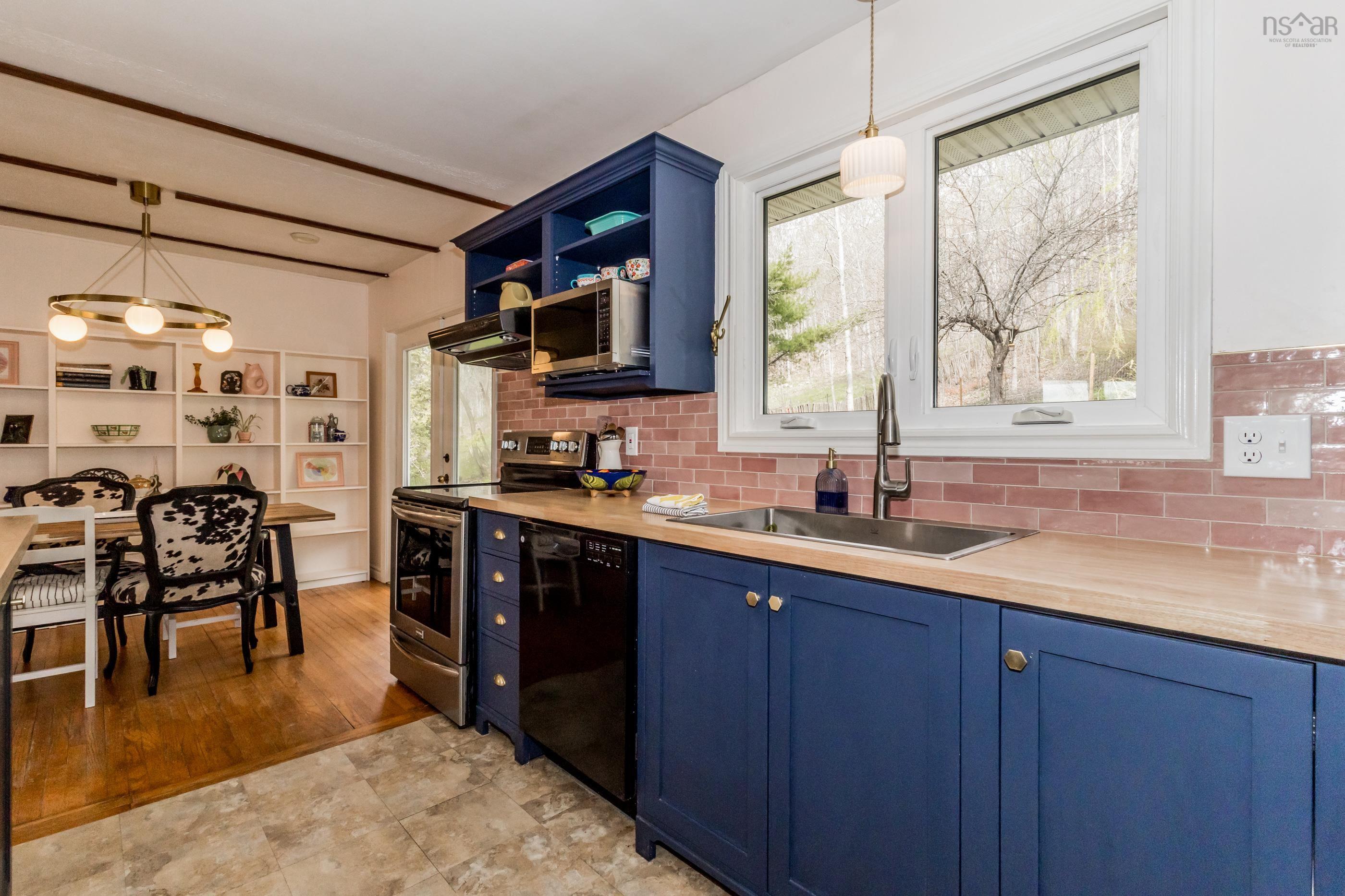 $520,000.00: 1719 White Rock Road, White Rock