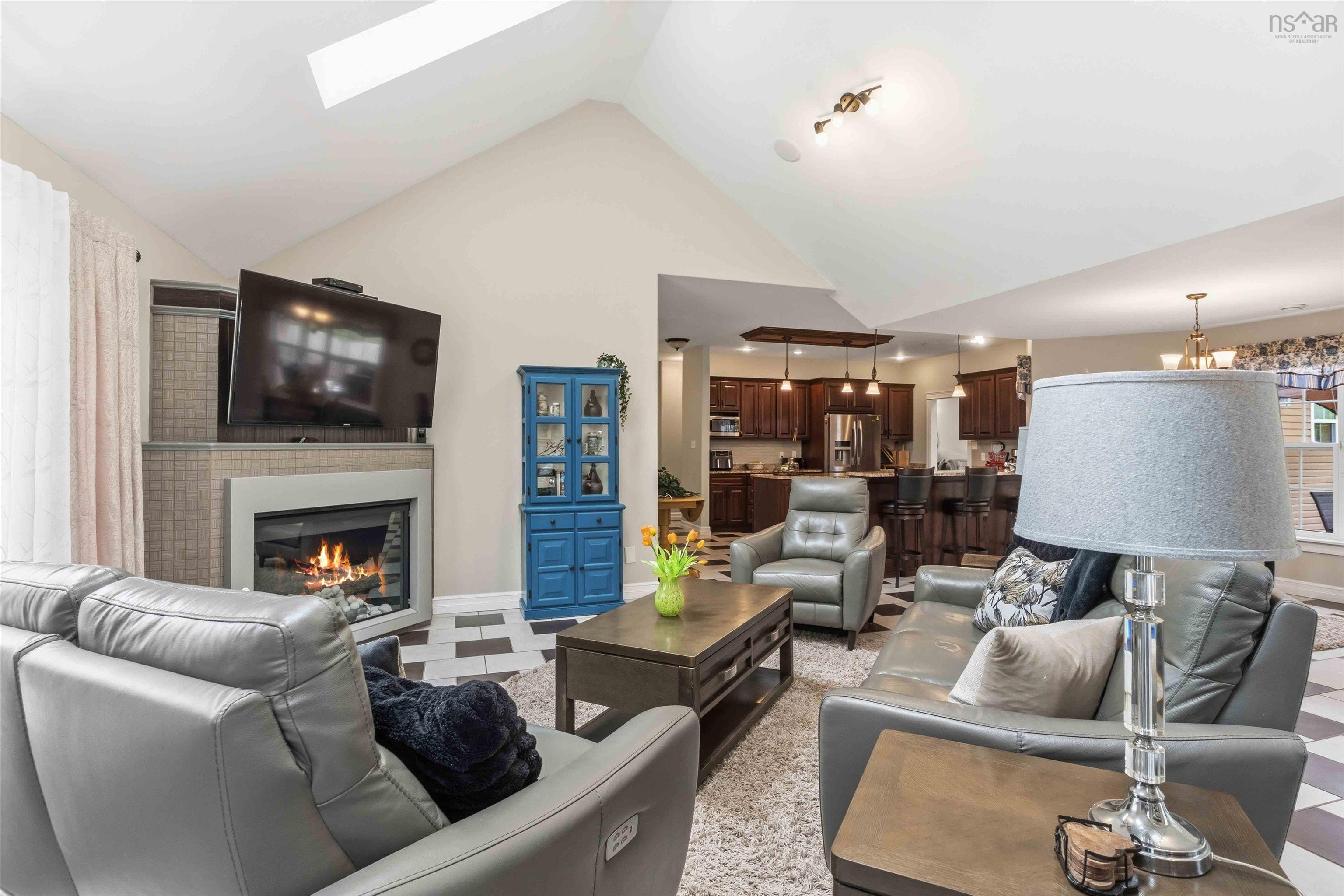 $949,900.00: 1460 Bridge Street, Kingston