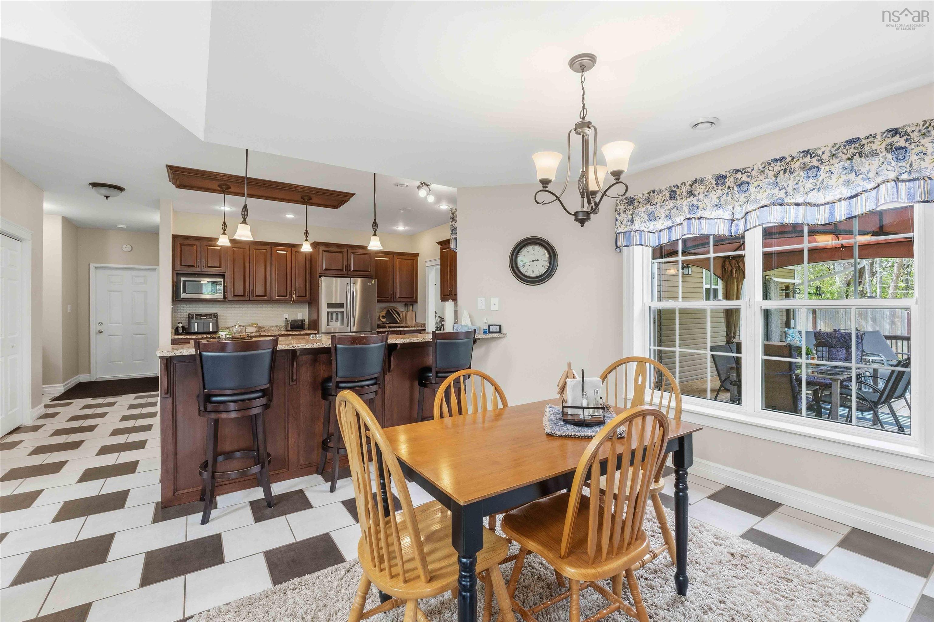 $949,900.00: 1460 Bridge Street, Kingston