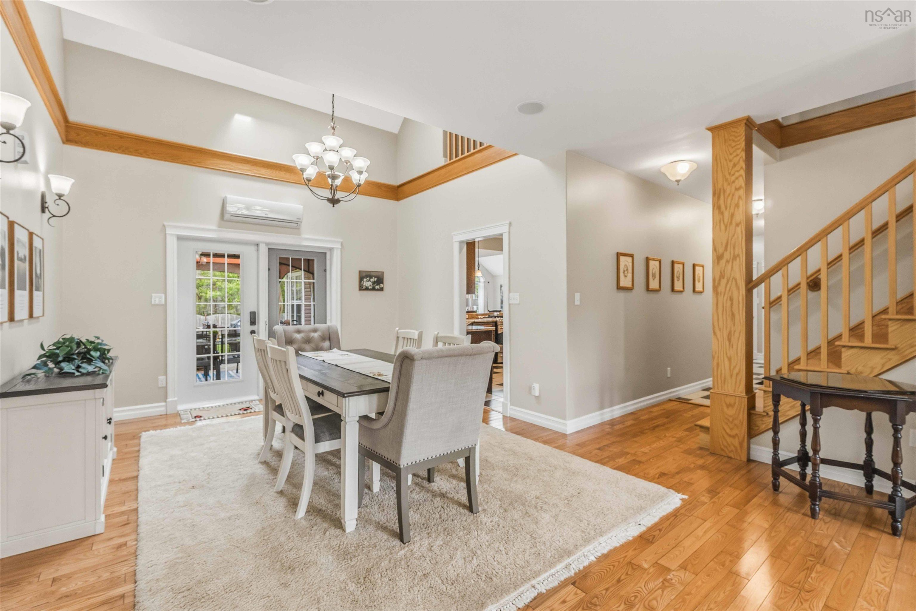 $949,900.00: 1460 Bridge Street, Kingston