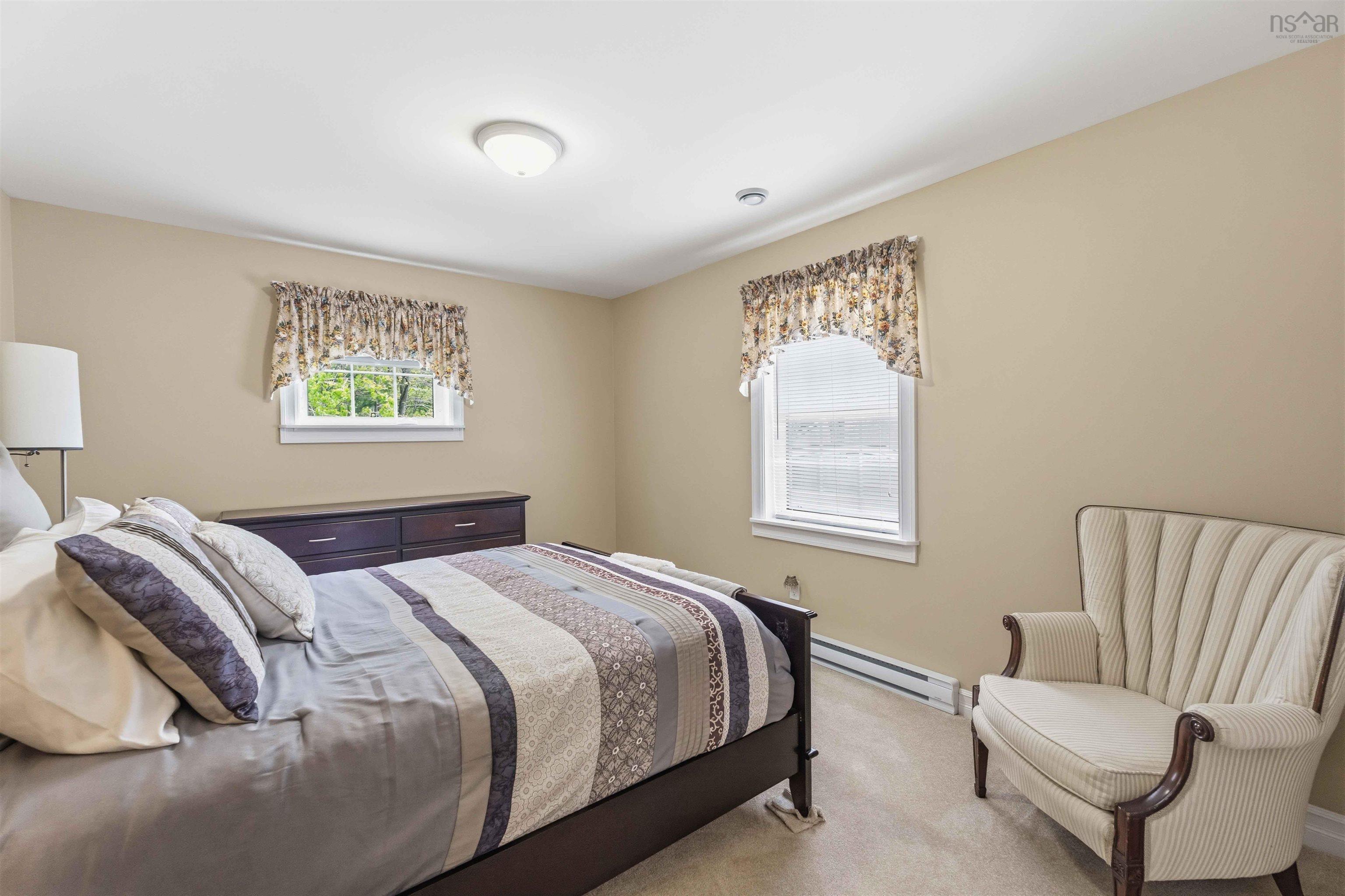 $949,900.00: 1460 Bridge Street, Kingston