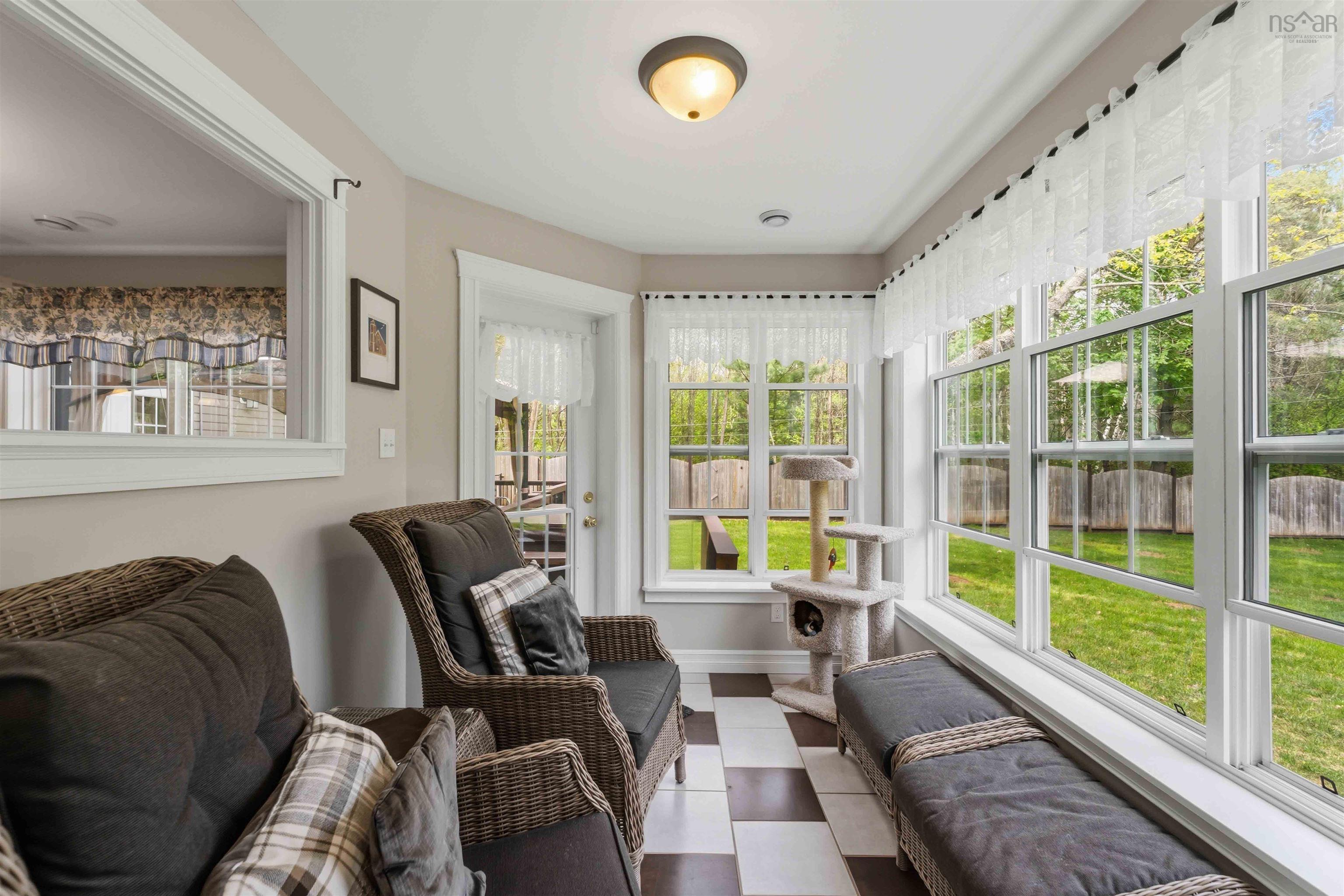 $949,900.00: 1460 Bridge Street, Kingston
