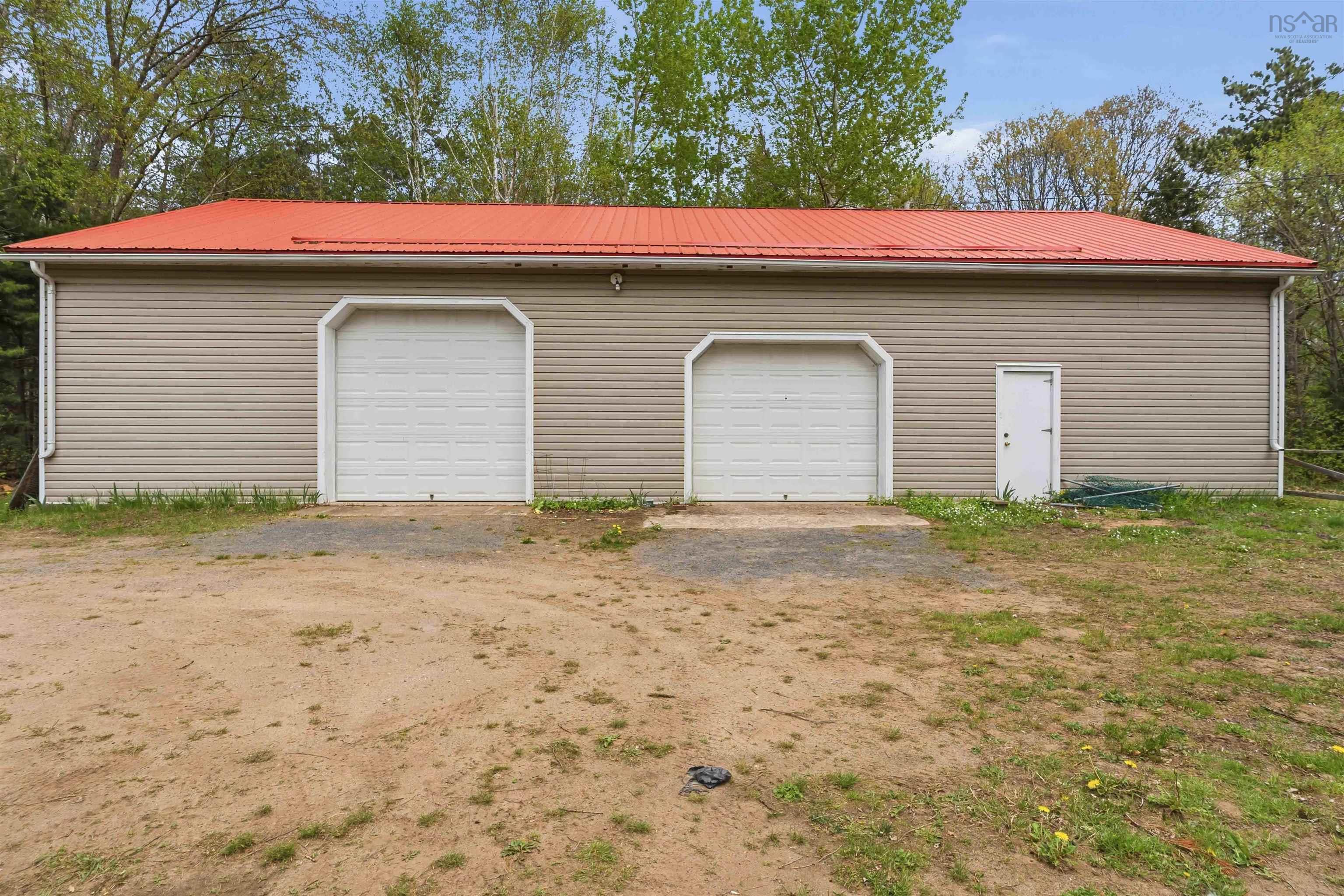 $949,900.00: 1460 Bridge Street, Kingston