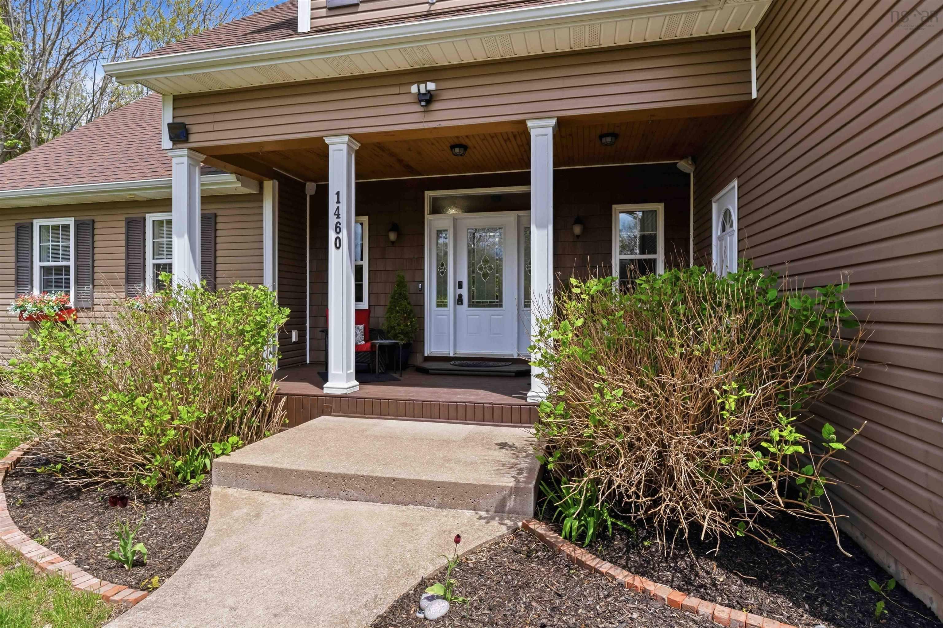 $949,900.00: 1460 Bridge Street, Kingston