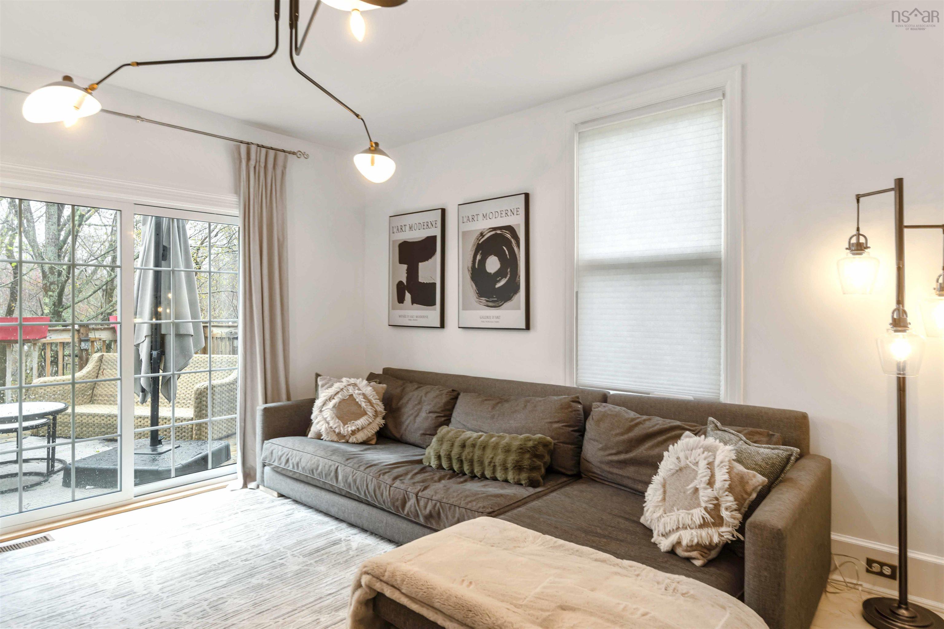 $550,000.00: 383 Hawthorne Street, Windsor