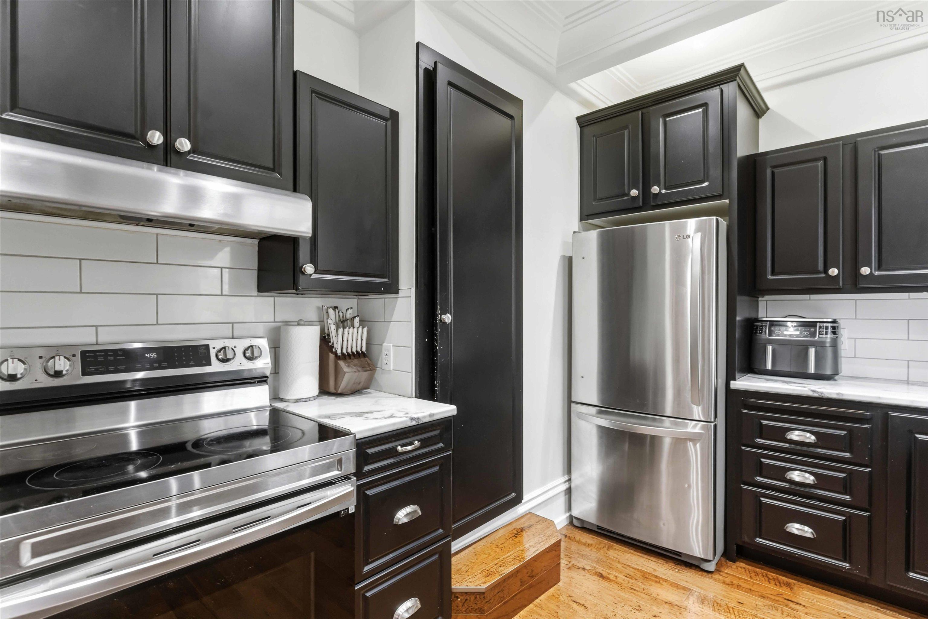 $550,000.00: 383 Hawthorne Street, Windsor