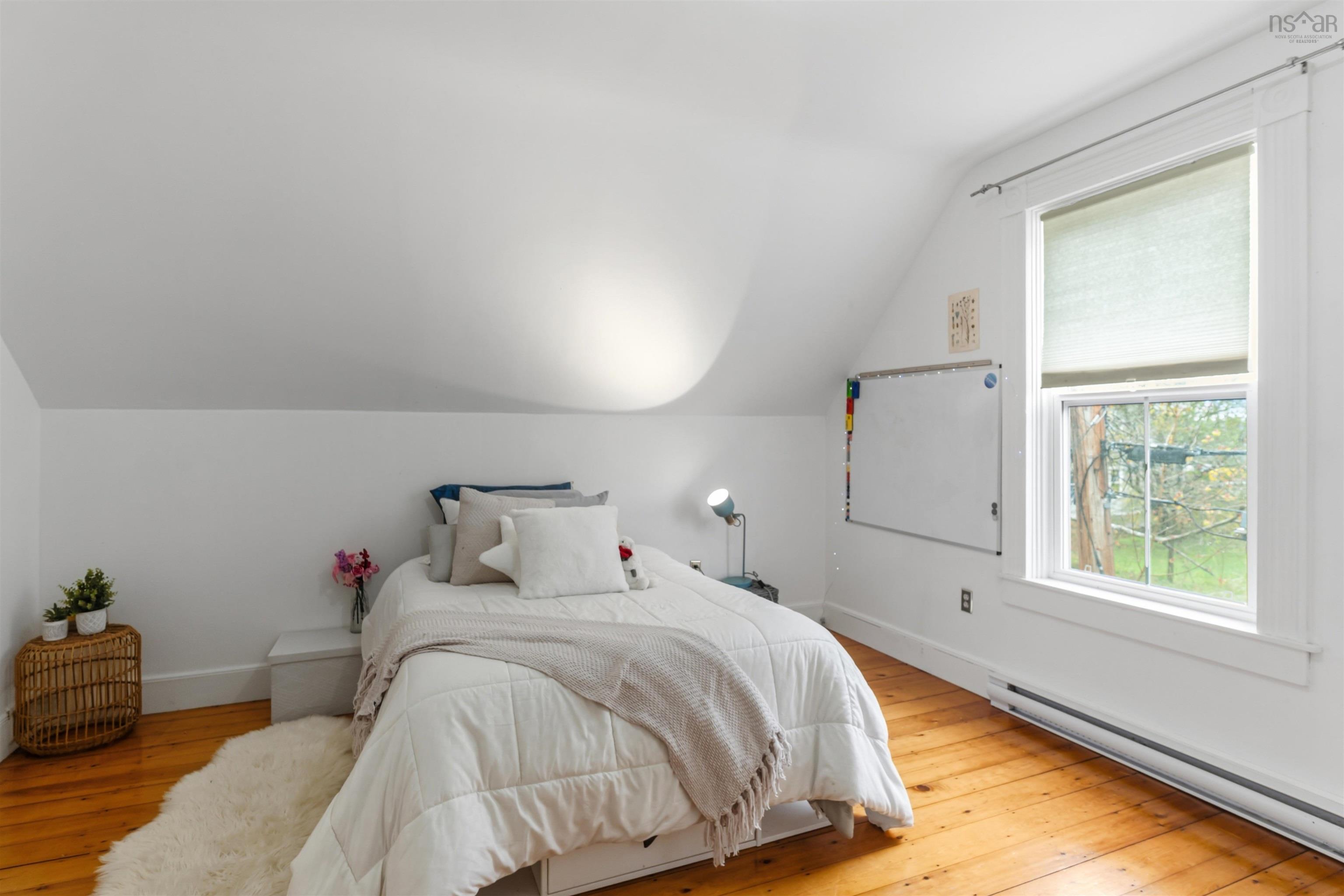 $550,000.00: 383 Hawthorne Street, Windsor
