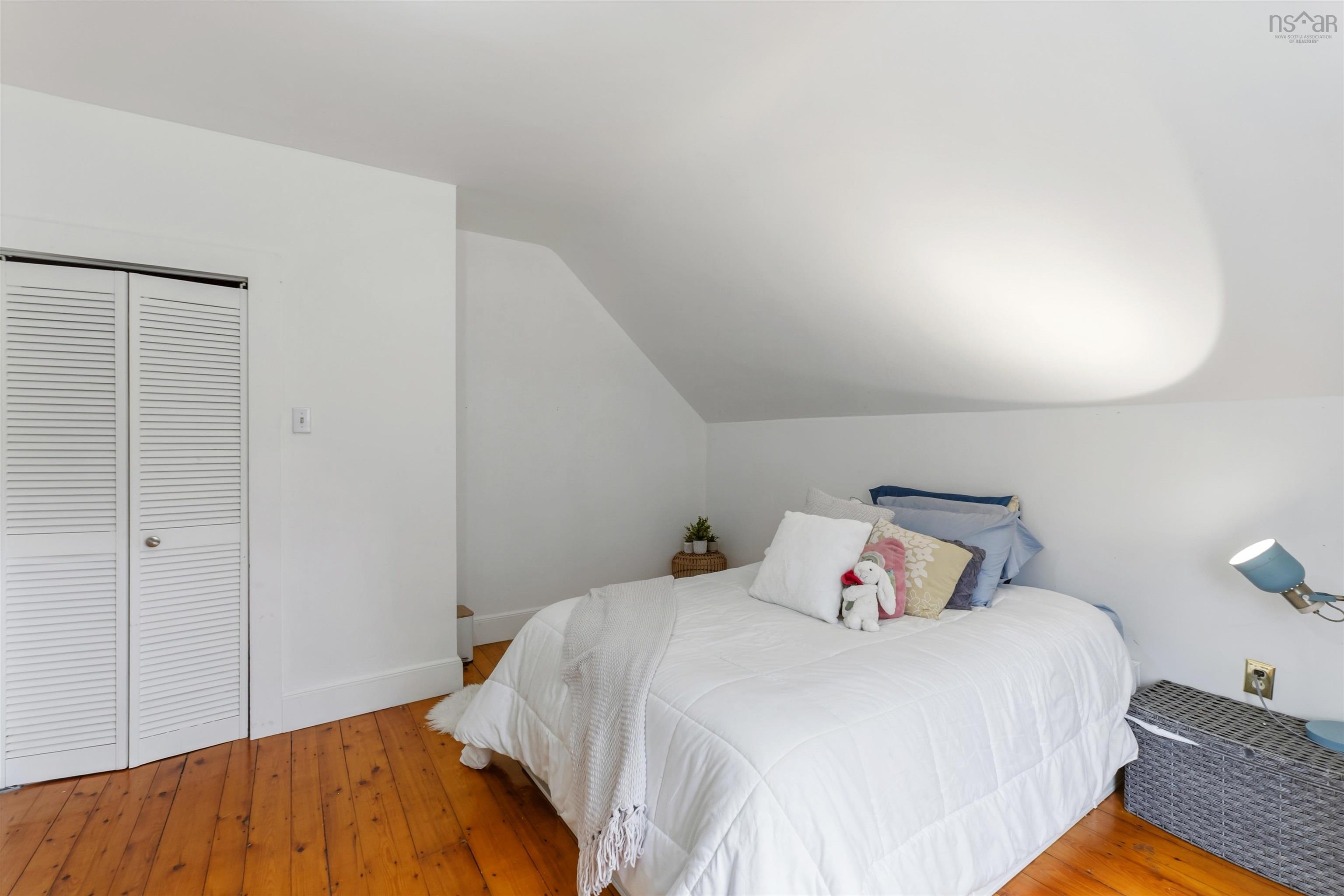$550,000.00: 383 Hawthorne Street, Windsor