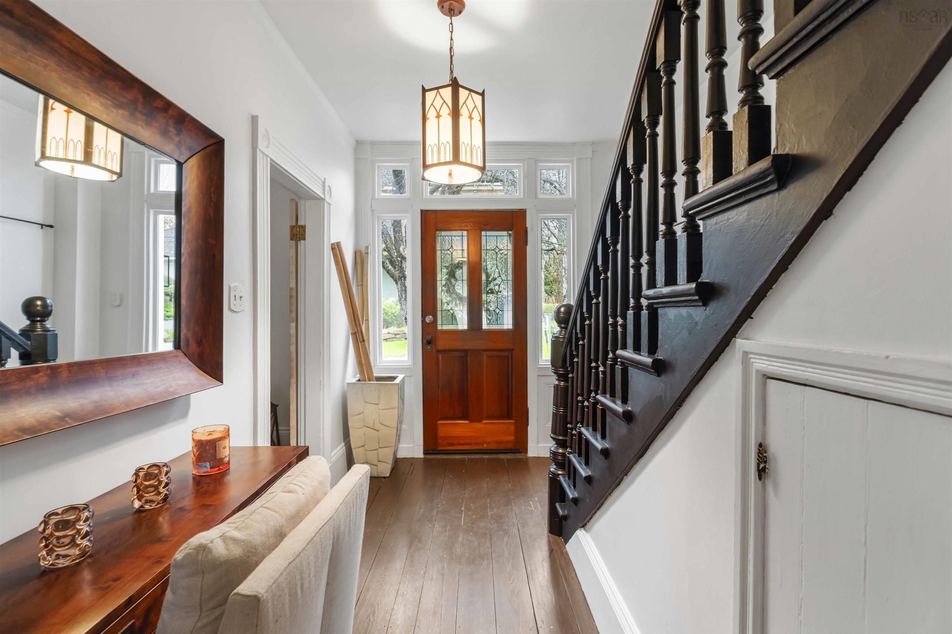 $550,000.00: 383 Hawthorne Street, Windsor