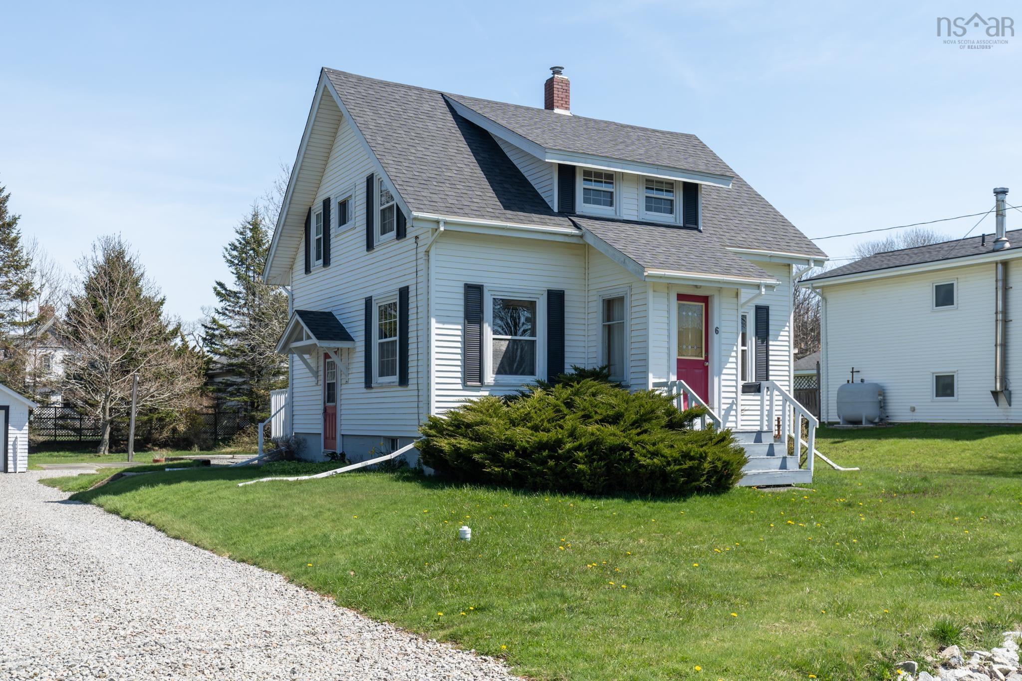 $274,900.00: 6 Huntington Street, Yarmouth