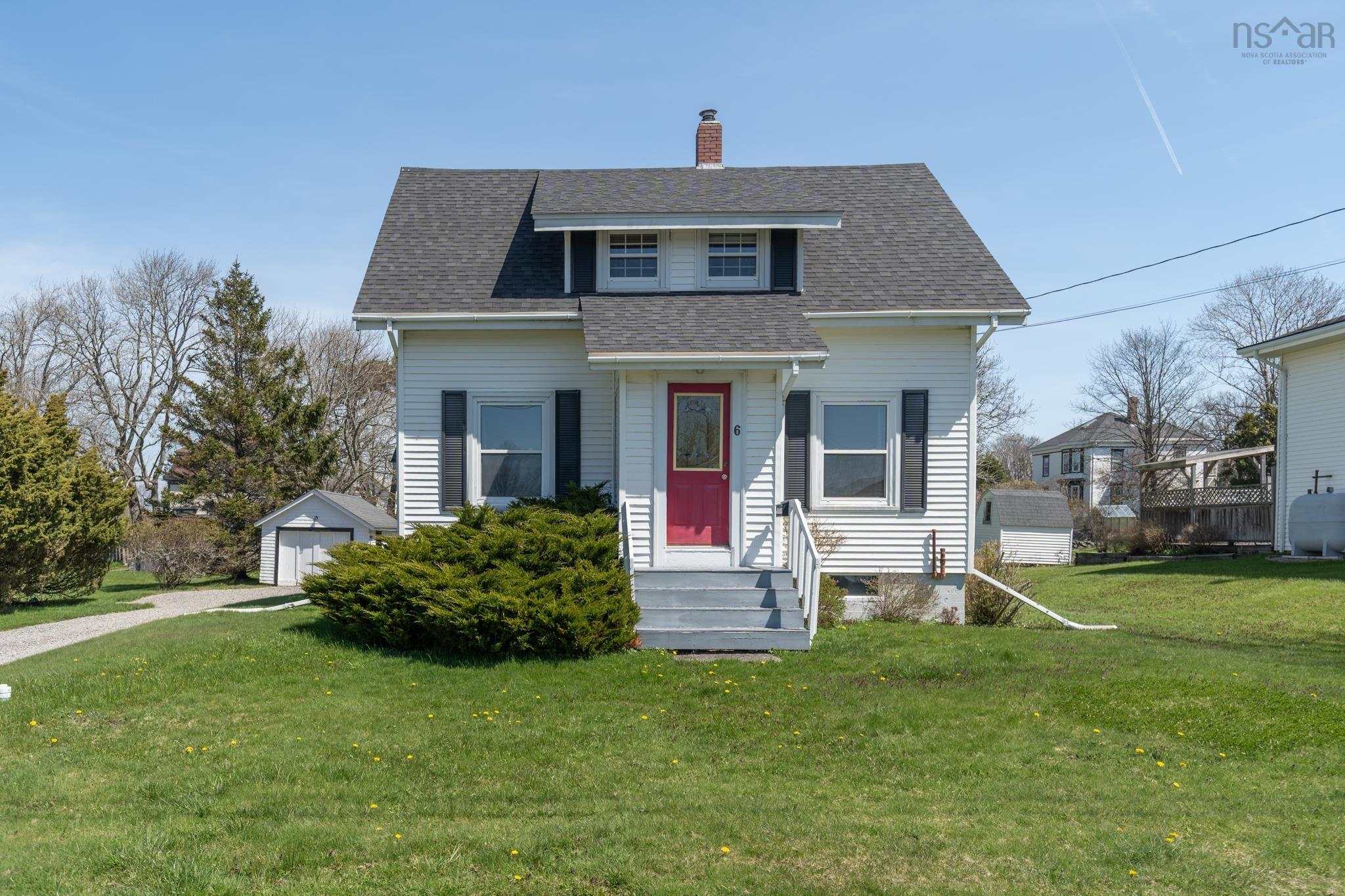 $274,900.00: 6 Huntington Street, Yarmouth