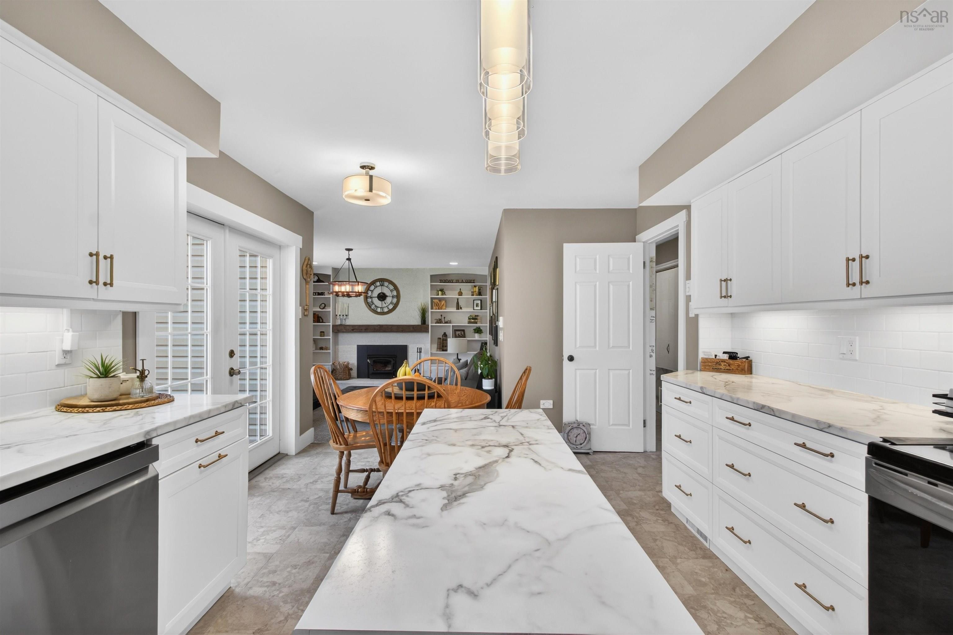 $599,000.00: 8 Pinewood Drive, Lakelands