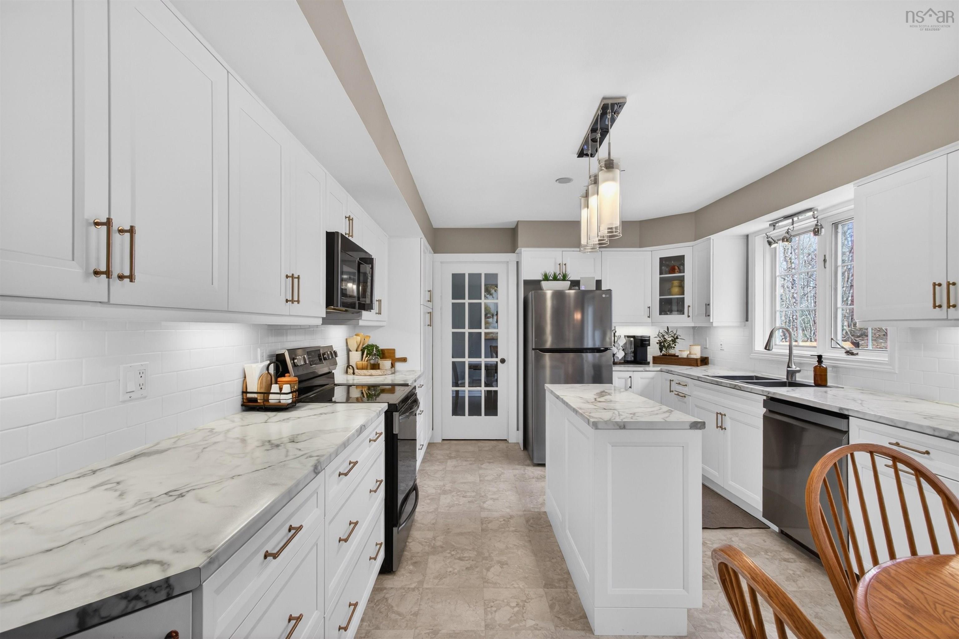 $599,000.00: 8 Pinewood Drive, Lakelands