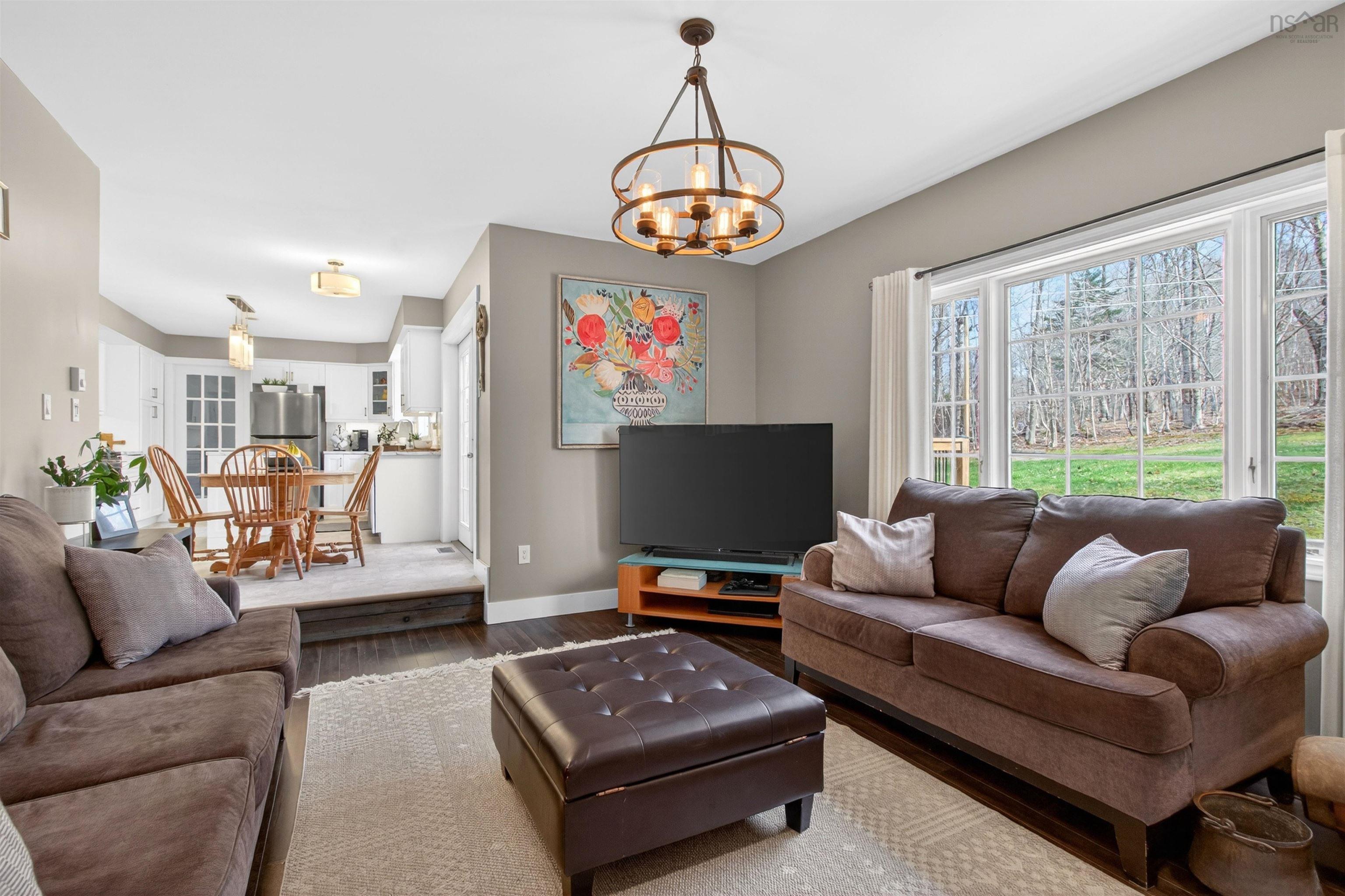 $599,000.00: 8 Pinewood Drive, Lakelands