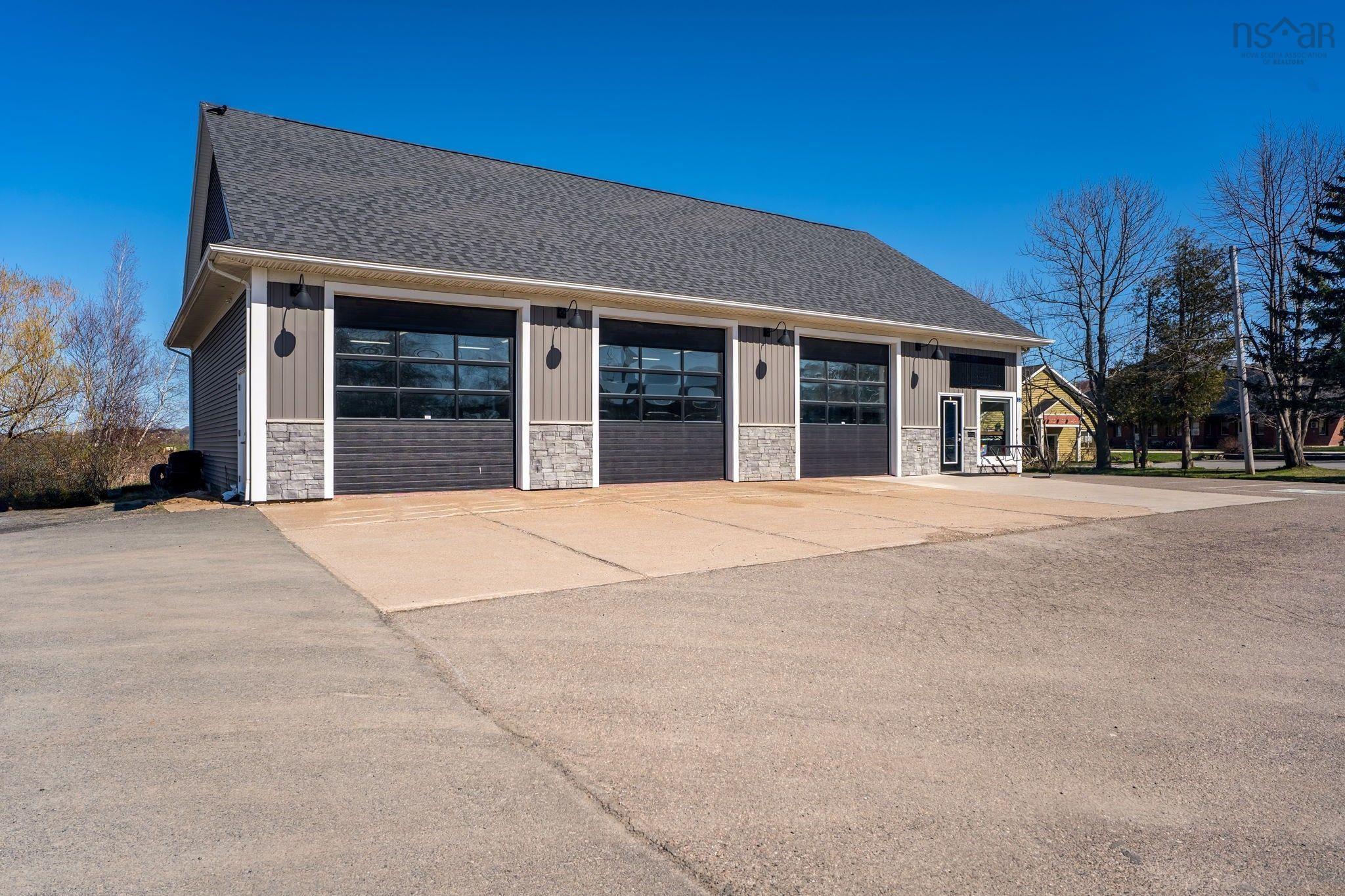 $1,199,900.00: 33 Elm Street, Wolfville