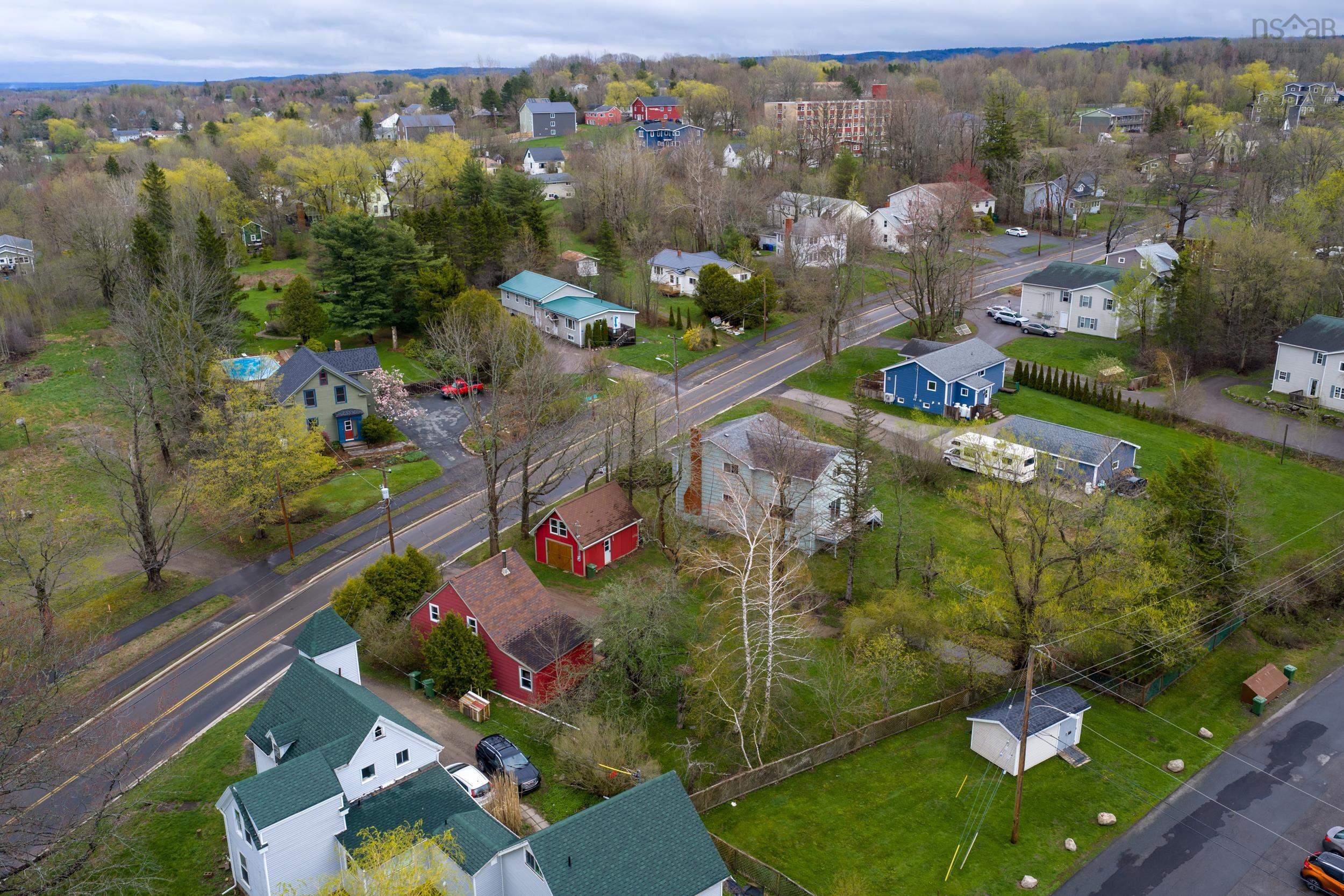 $399,900.00: 74 Highland Avenue, Wolfville