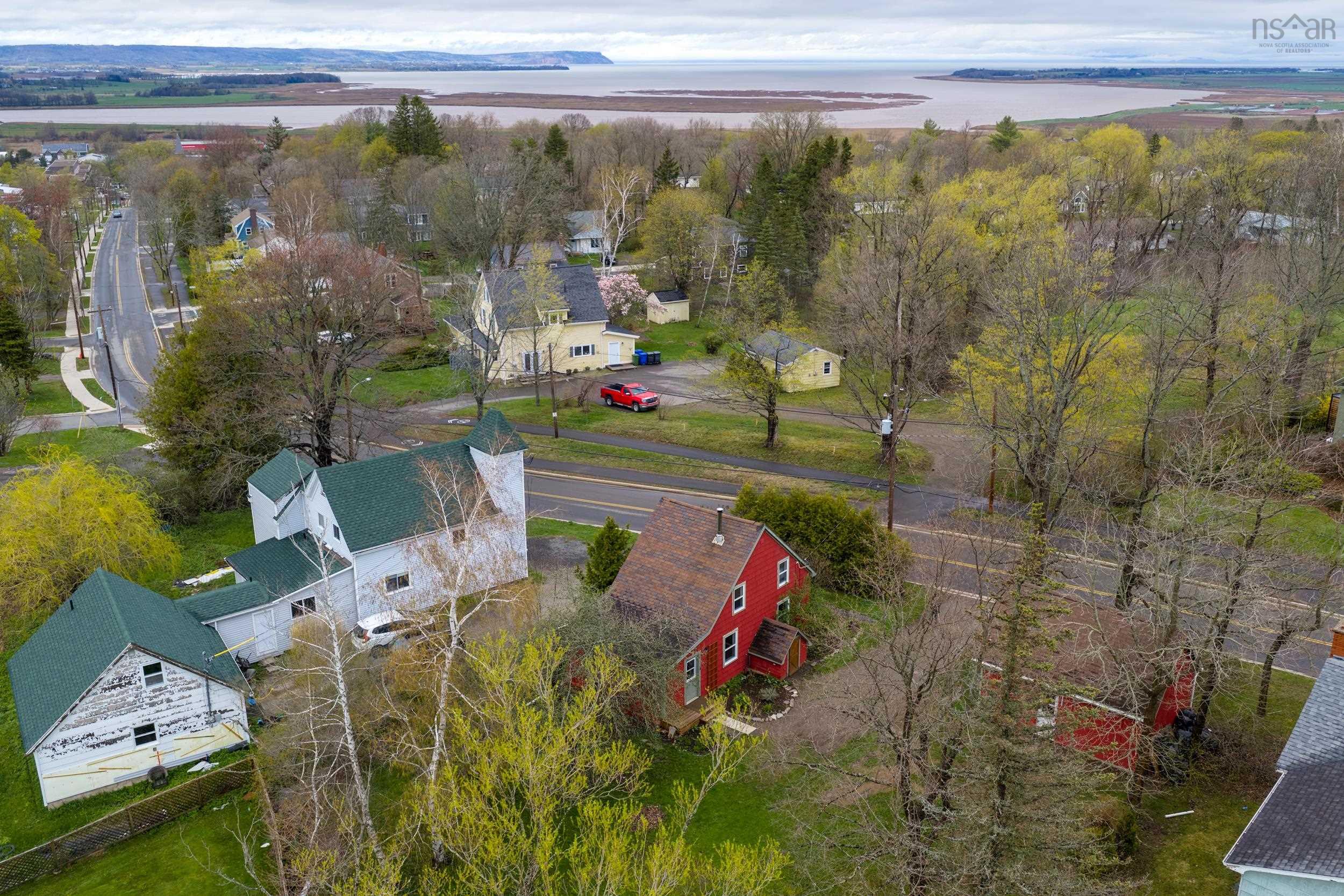 $399,900.00: 74 Highland Avenue, Wolfville