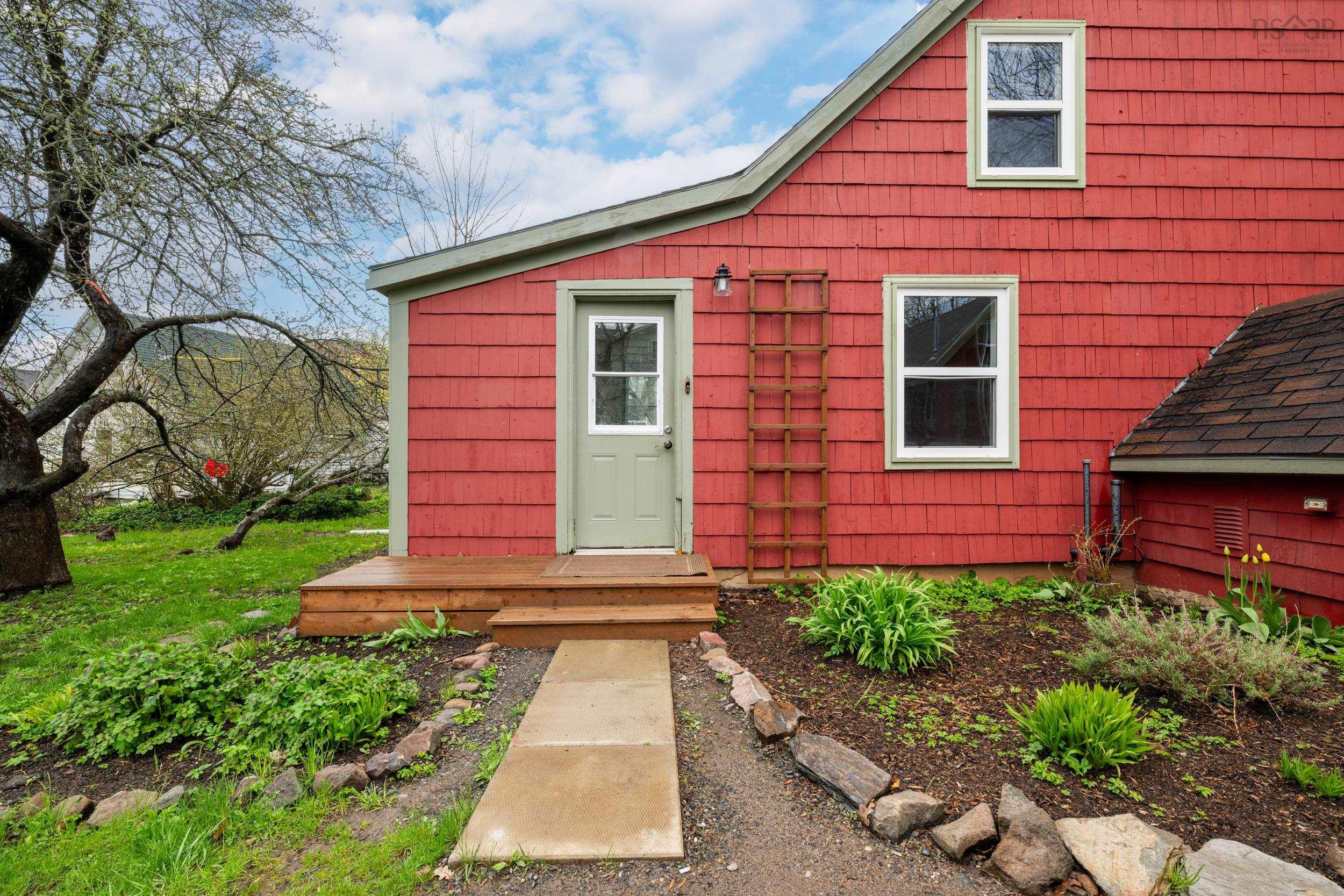 $399,900.00: 74 Highland Avenue, Wolfville
