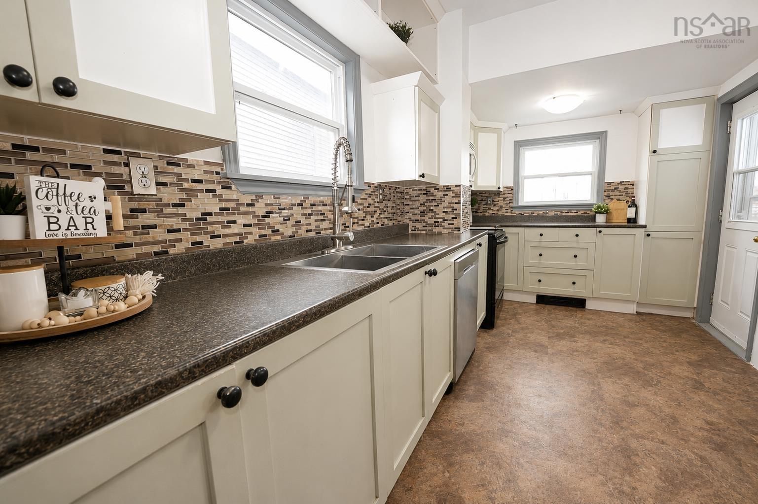 $475,000.00: 22 Rodney Road Road, Dartmouth