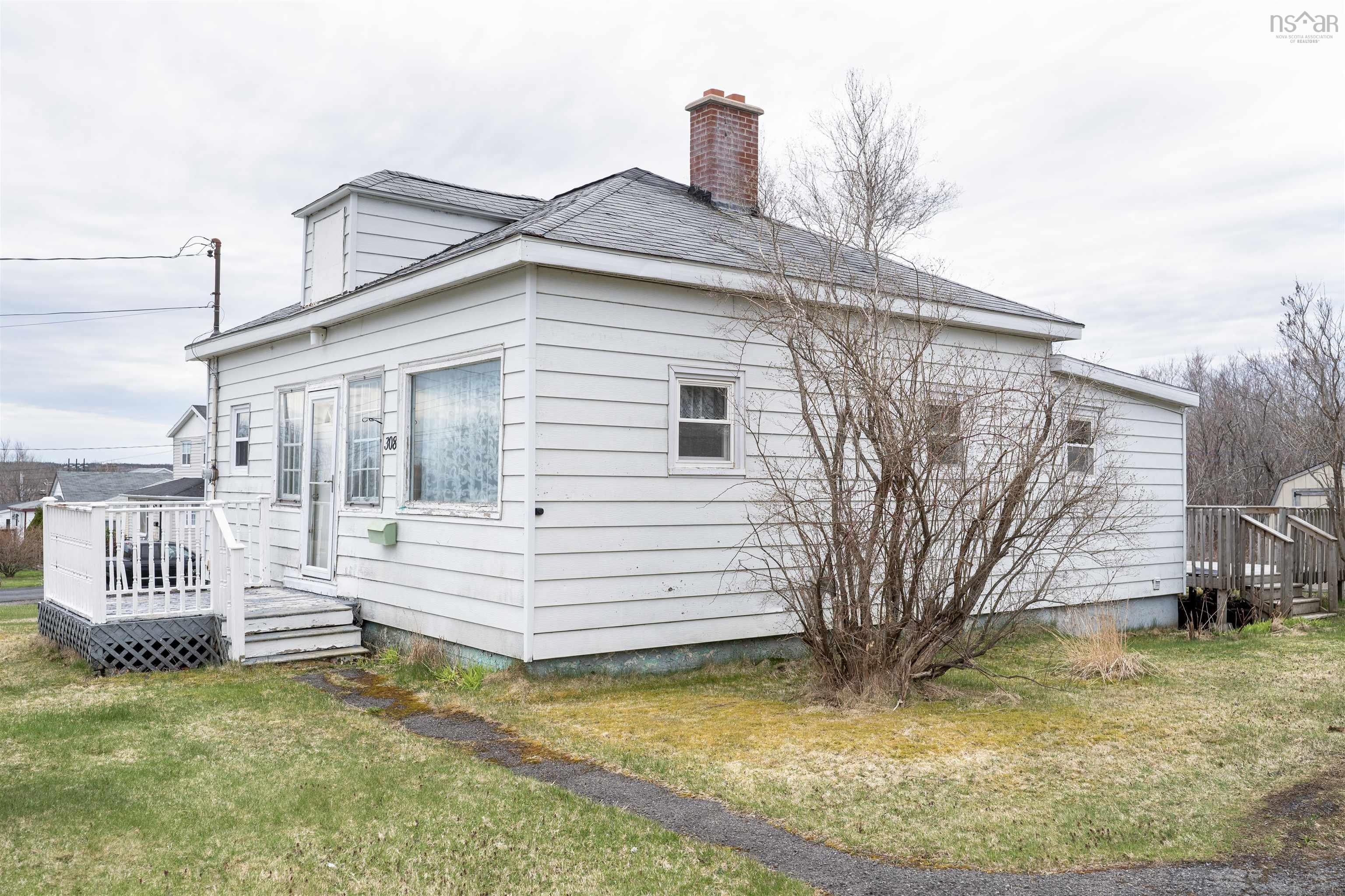 $132,000.00: 308 Lake Road, Glace Bay