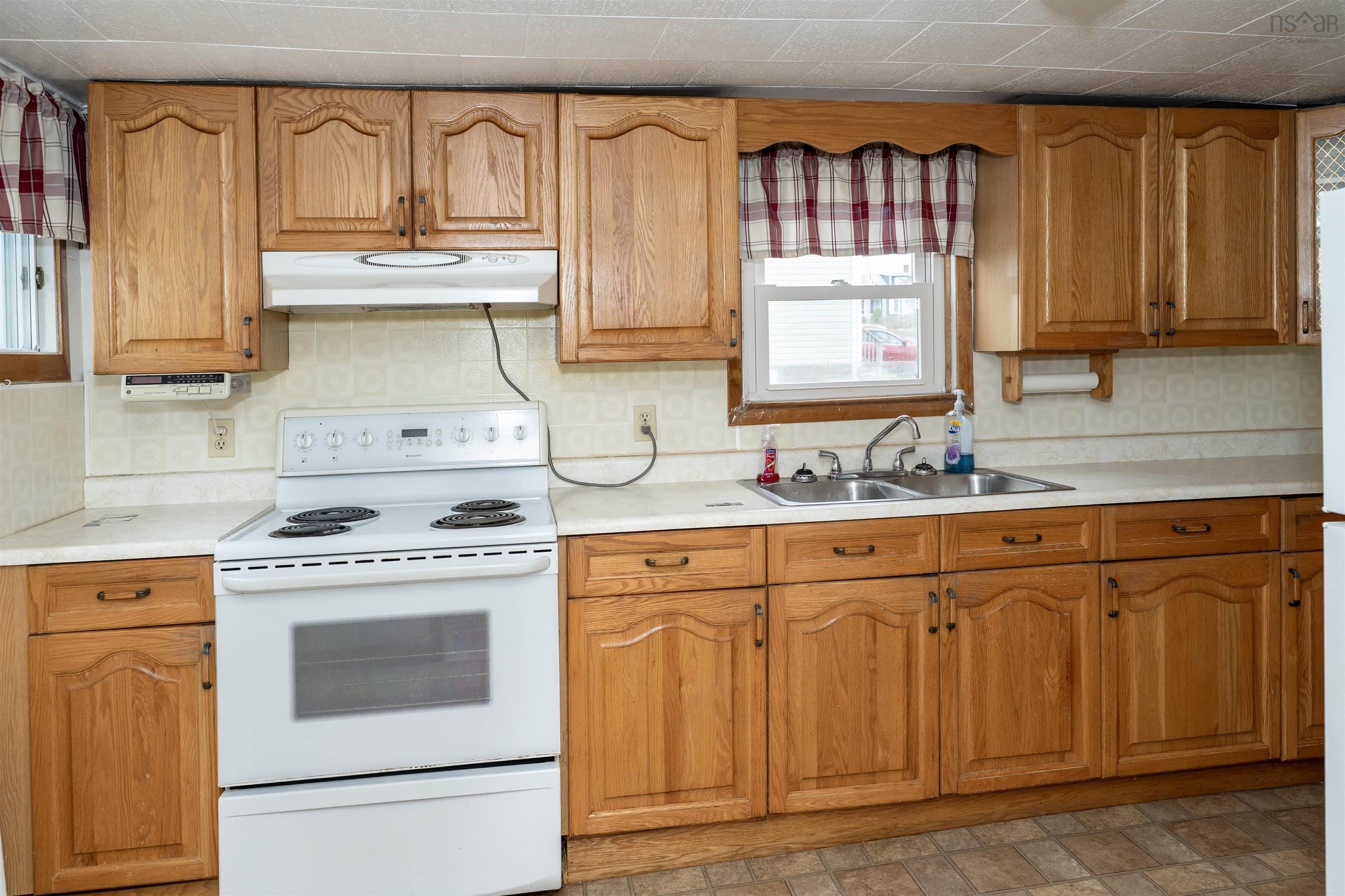 $132,000.00: 308 Lake Road, Glace Bay