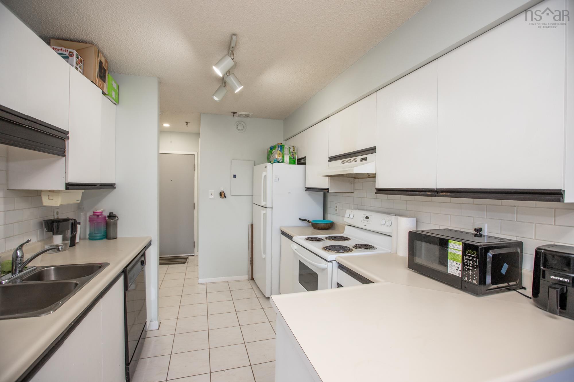 302 15 Knightsridge Drive, Halifax, Ns Drive, Rockingham, NS (MLS 202610326)