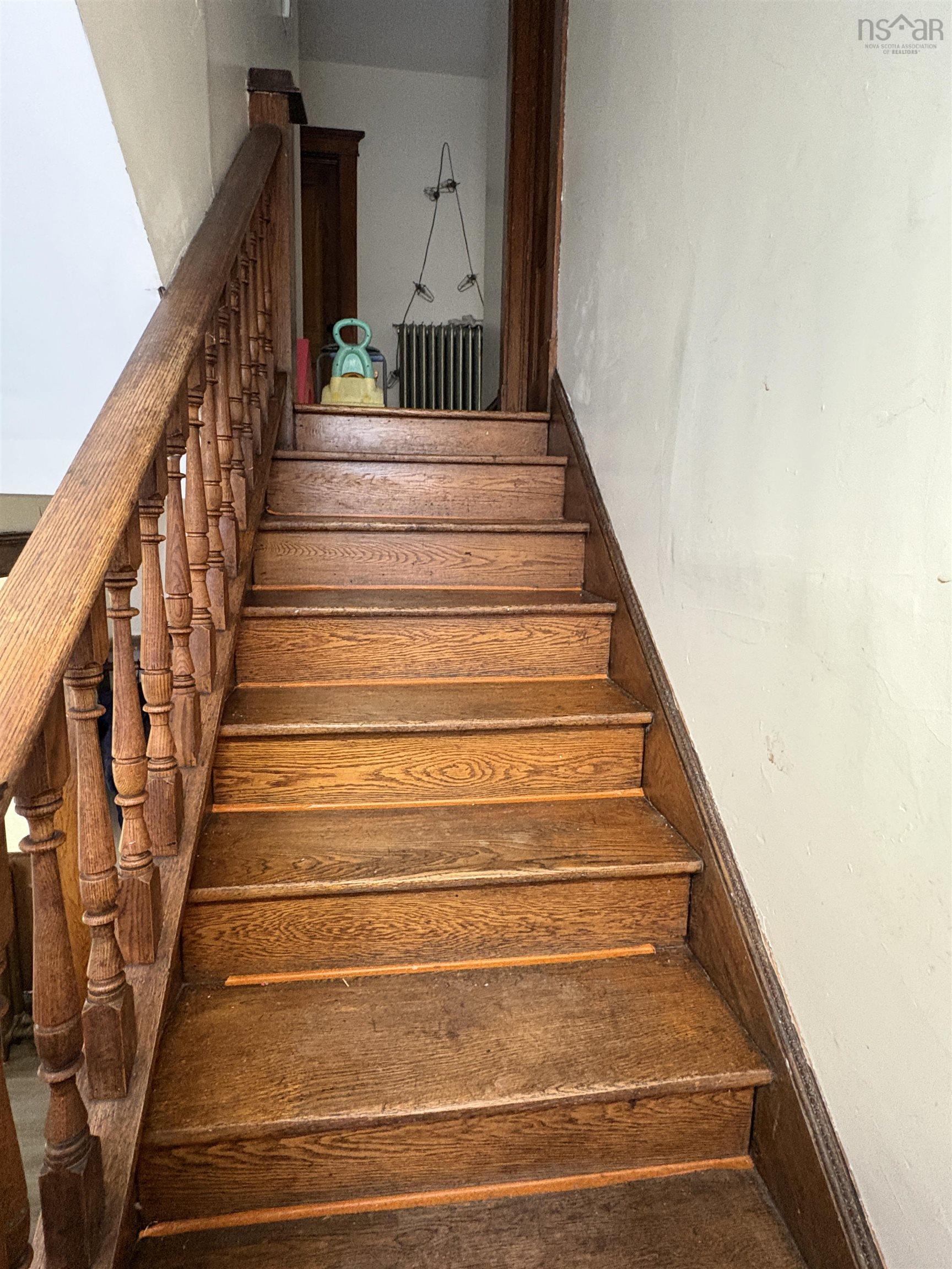 $274,900.00: 143 MacKay Street, Stellarton