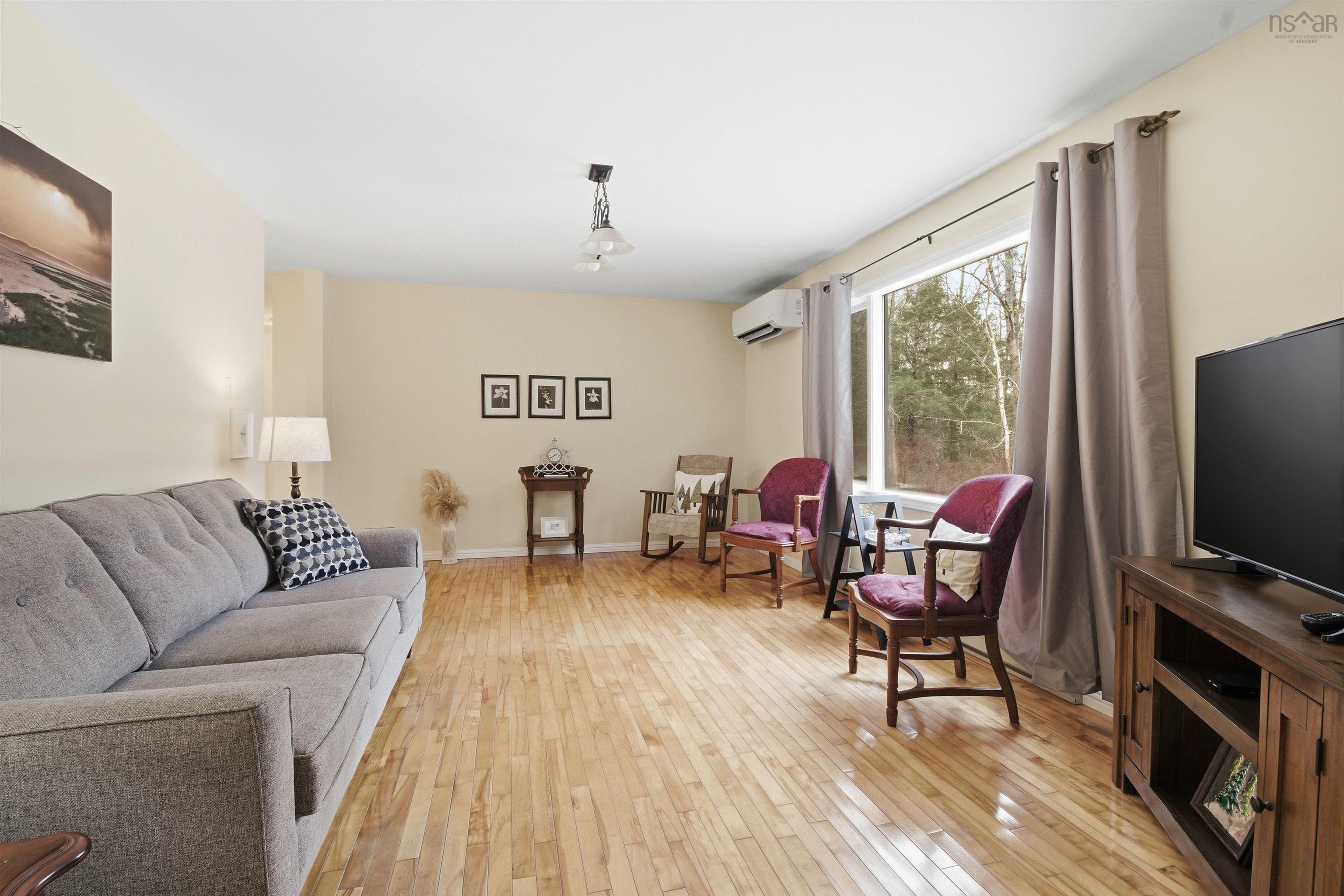 $519,900.00: 44 Lakewood Drive Extension, Brooklyn