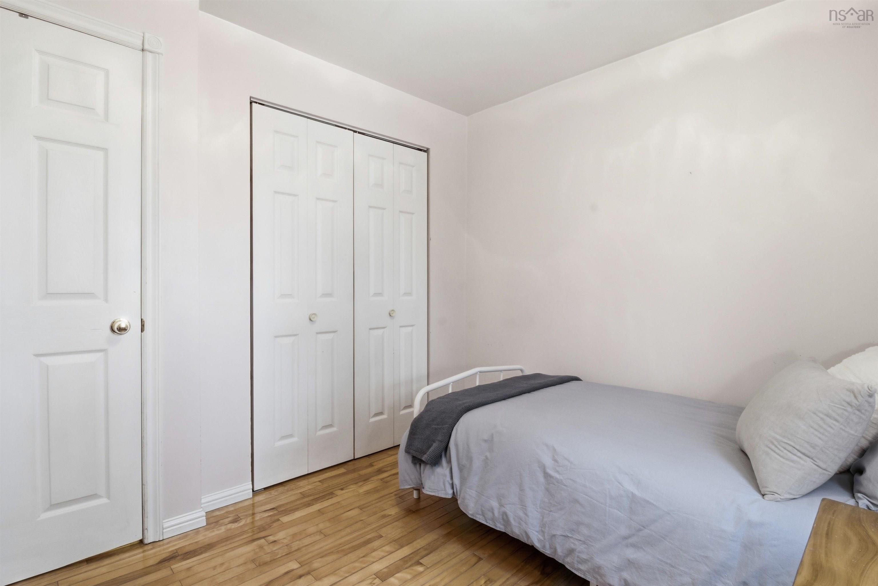 $519,900.00: 44 Lakewood Drive Extension, Brooklyn