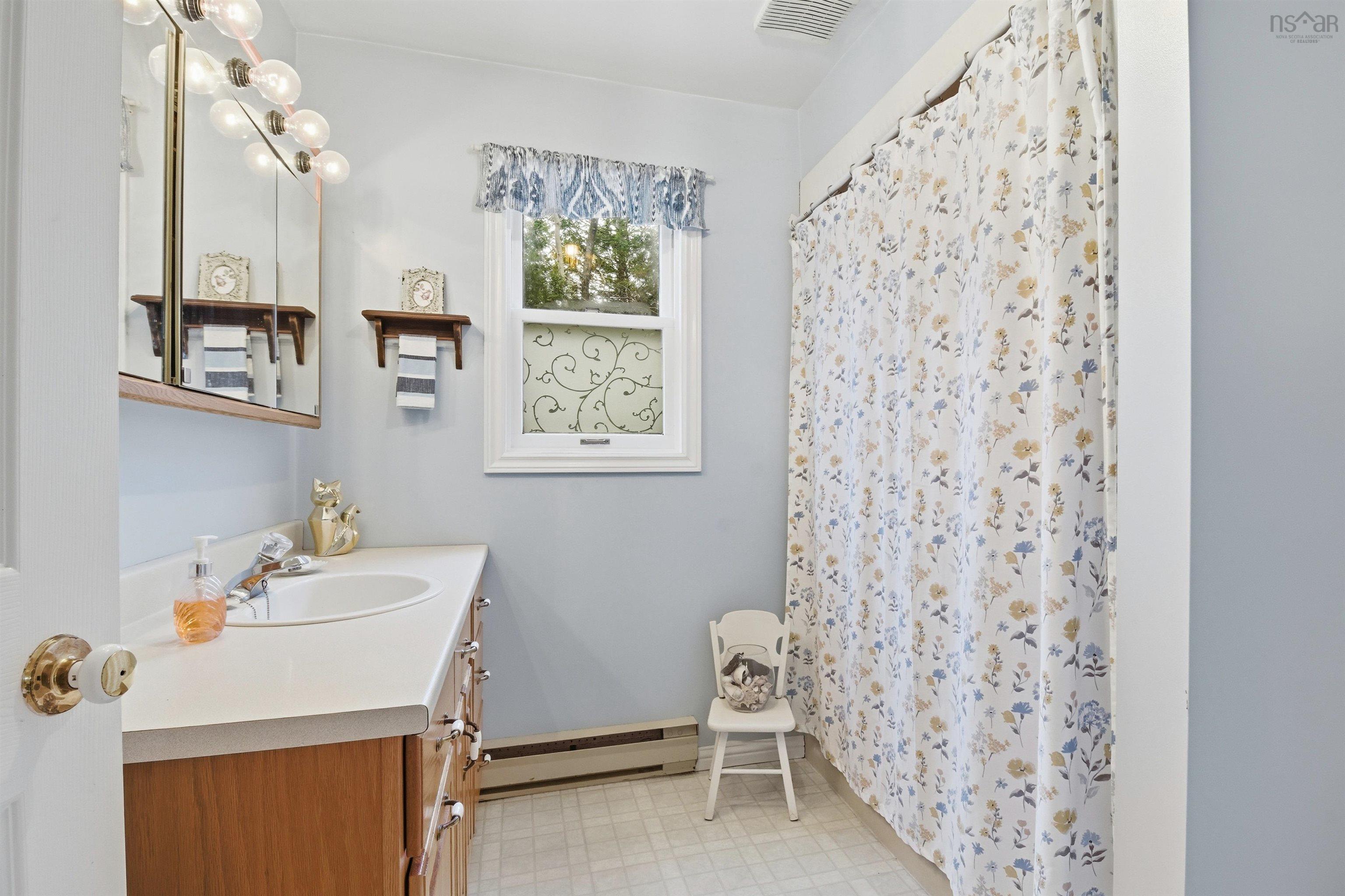 $519,900.00: 44 Lakewood Drive Extension, Brooklyn