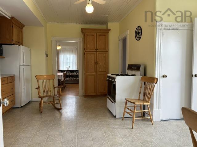 $279,900.00: 7613 Highway 215, Cambridge