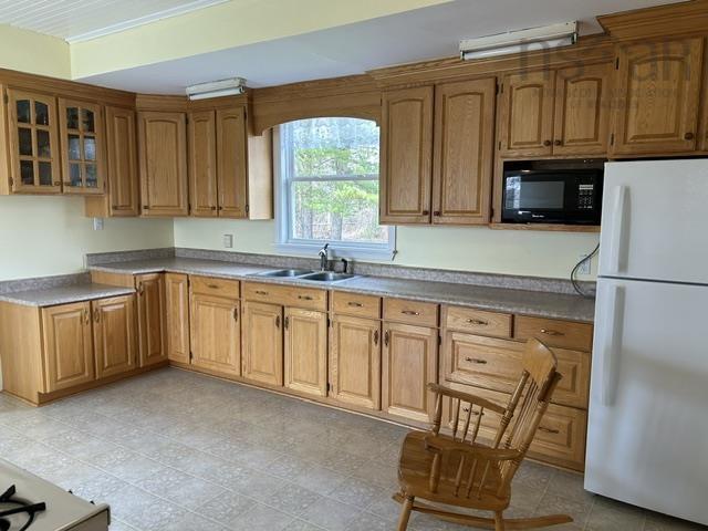 $279,900.00: 7613 Highway 215, Cambridge