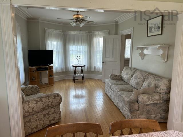 $279,900.00: 7613 Highway 215, Cambridge