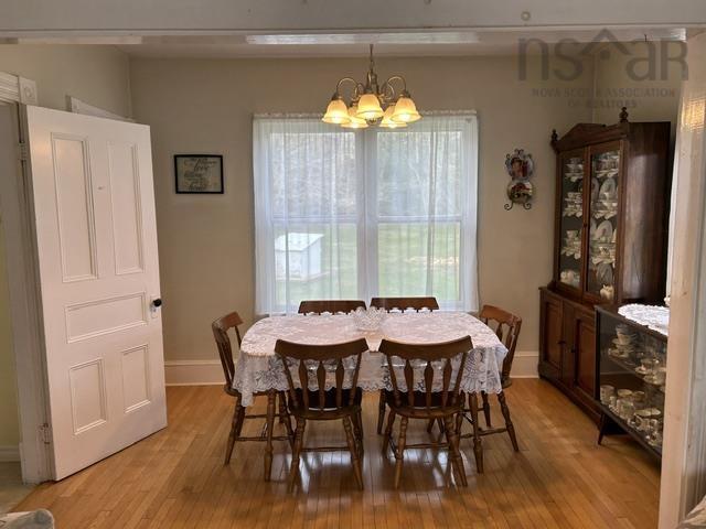 $279,900.00: 7613 Highway 215, Cambridge