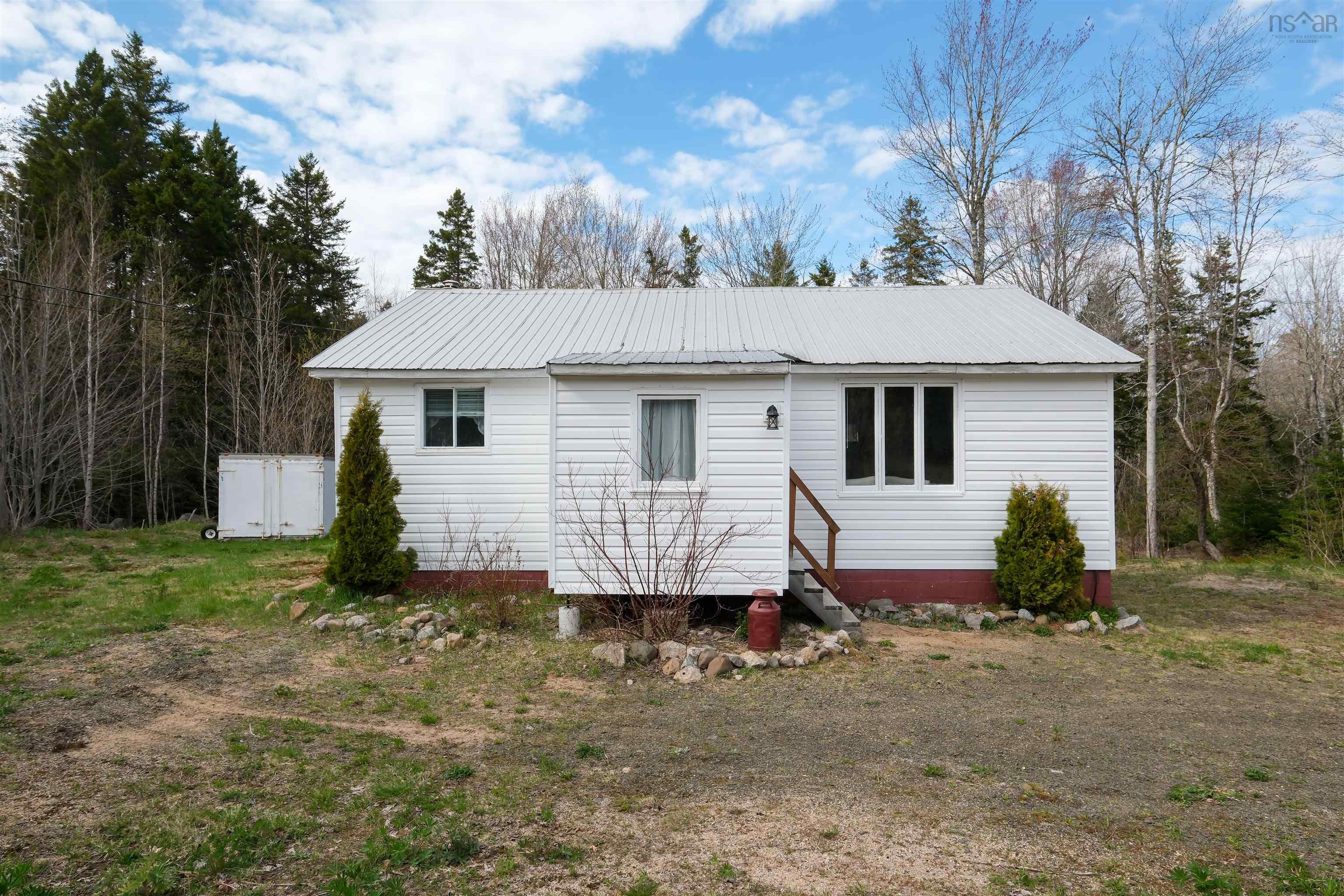 $165,000.00: 1851 West Dalhousie Road, Perotte