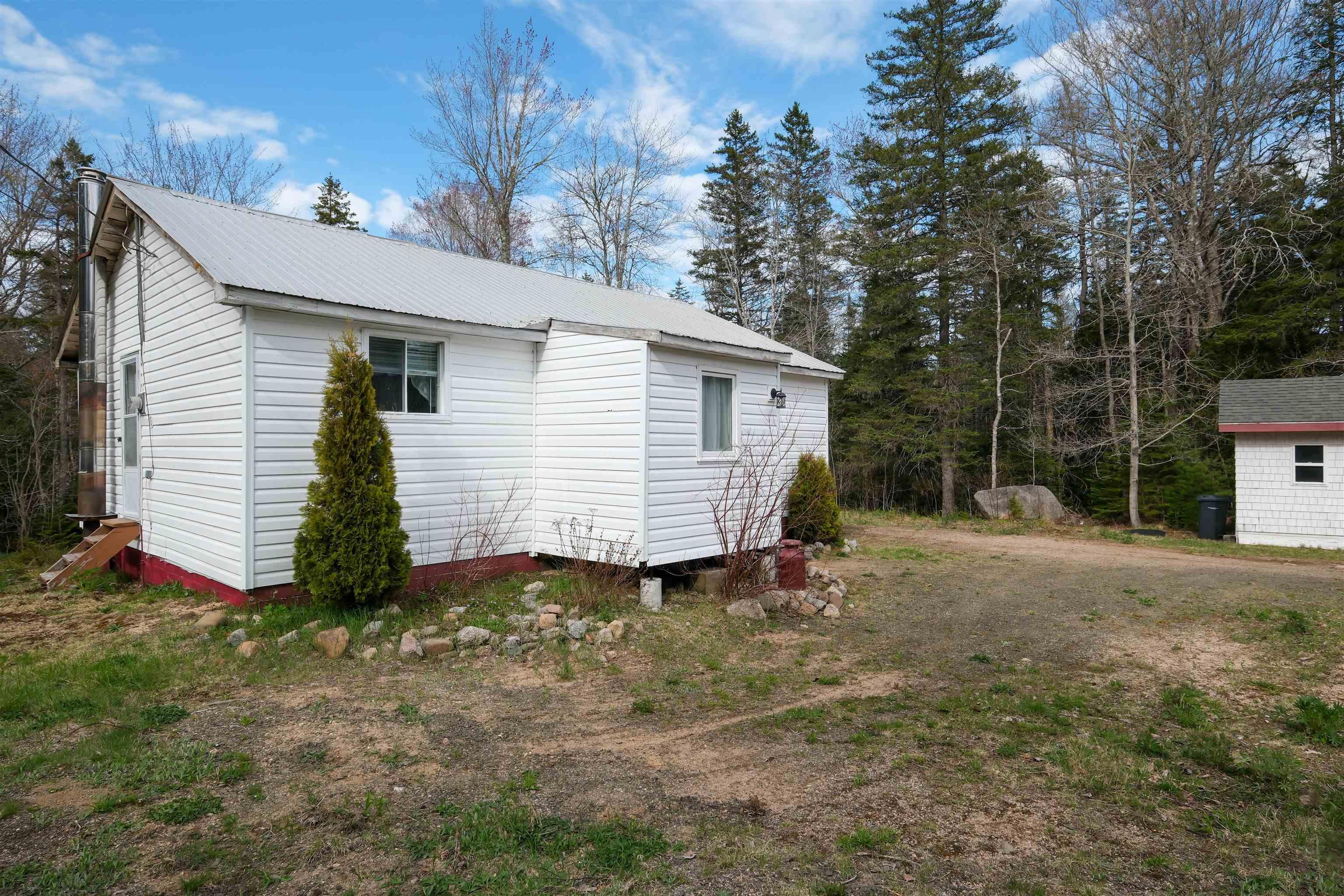 $165,000.00: 1851 West Dalhousie Road, Perotte